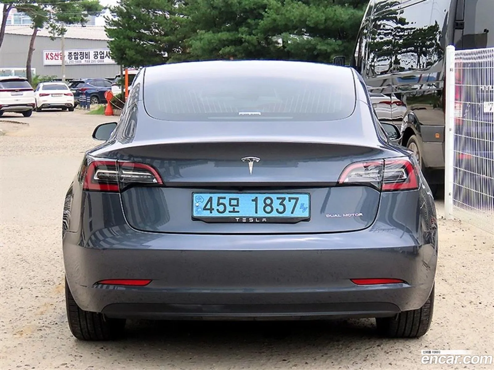 Tesla Model 3 2020 — 18