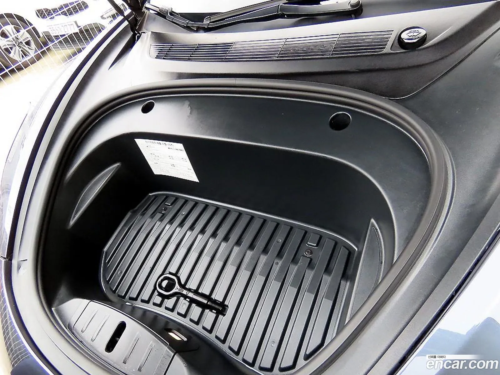 Tesla Model 3 2020 — 16