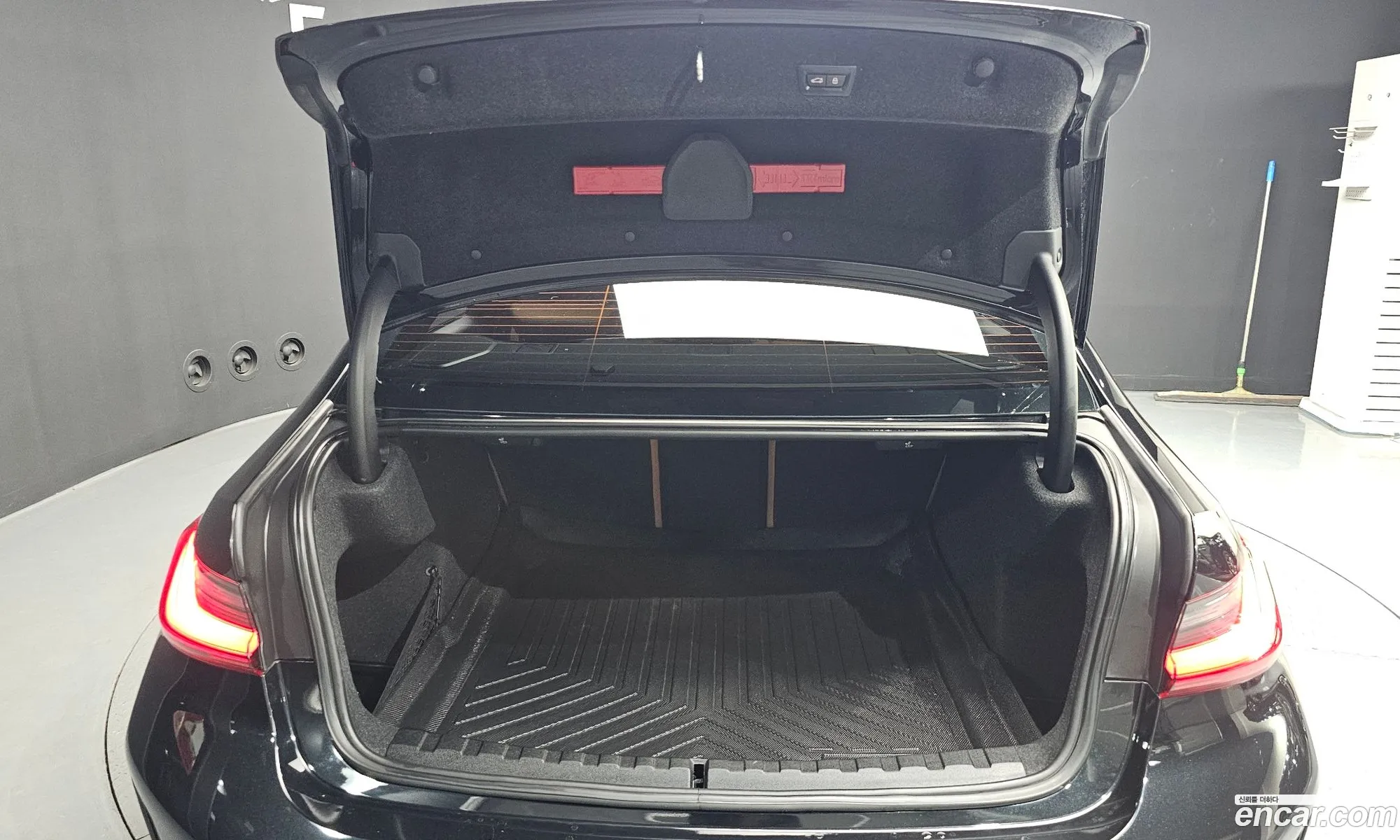 BMW 3 Series 2023 — 11