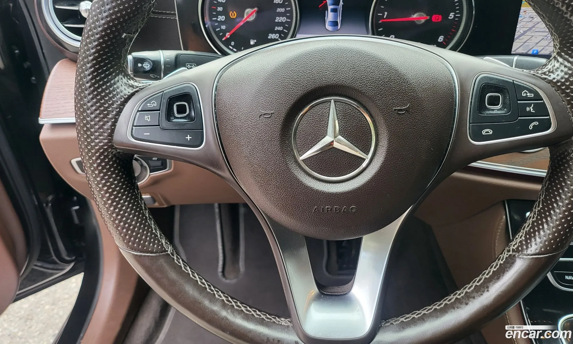 Mercedes-Benz E-Class W213 2017 — 14