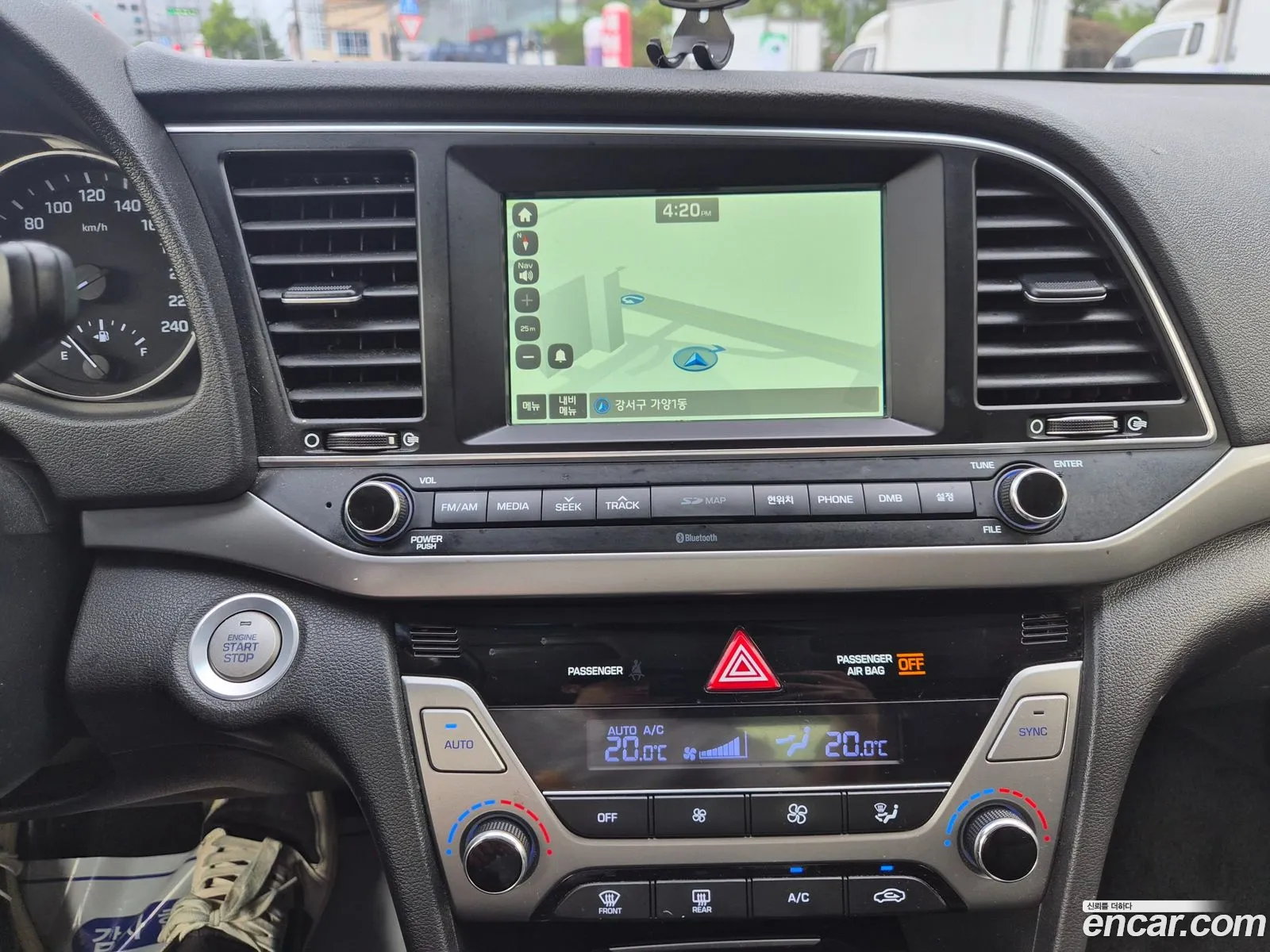 Hyundai Elantra AD 2016 — 13