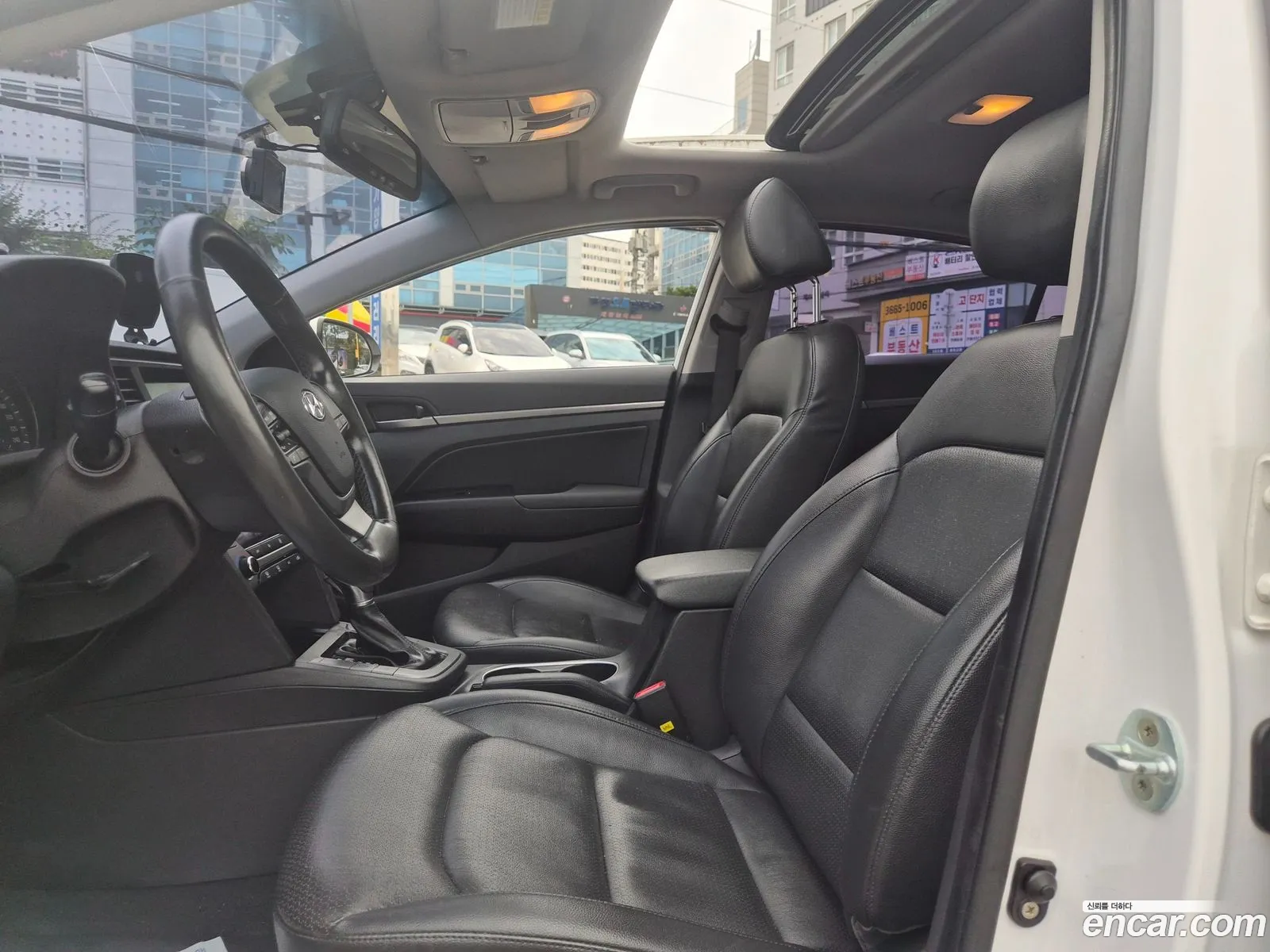 Hyundai Elantra AD 2016 — 12