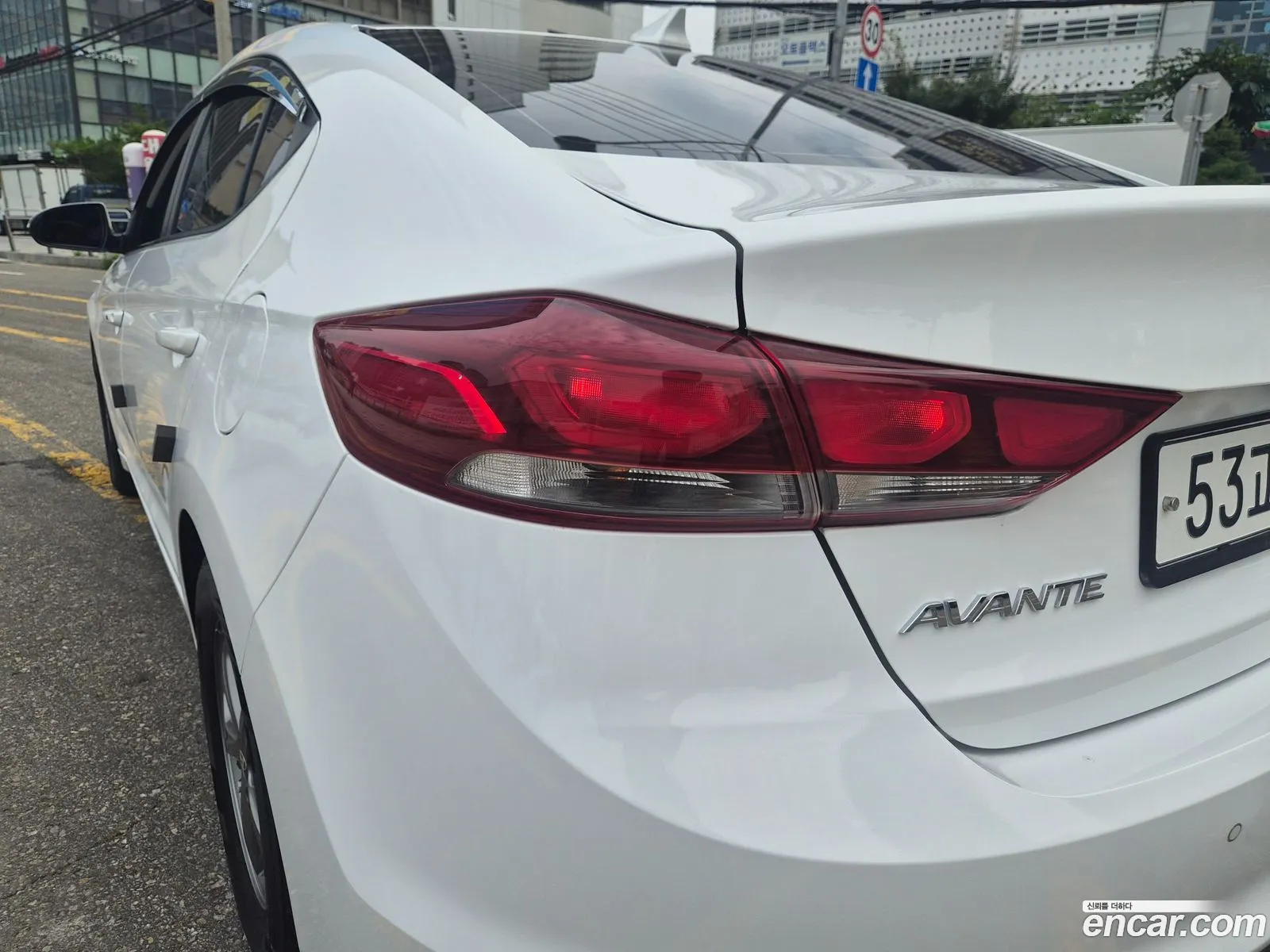 Hyundai Elantra AD 2016 — 19