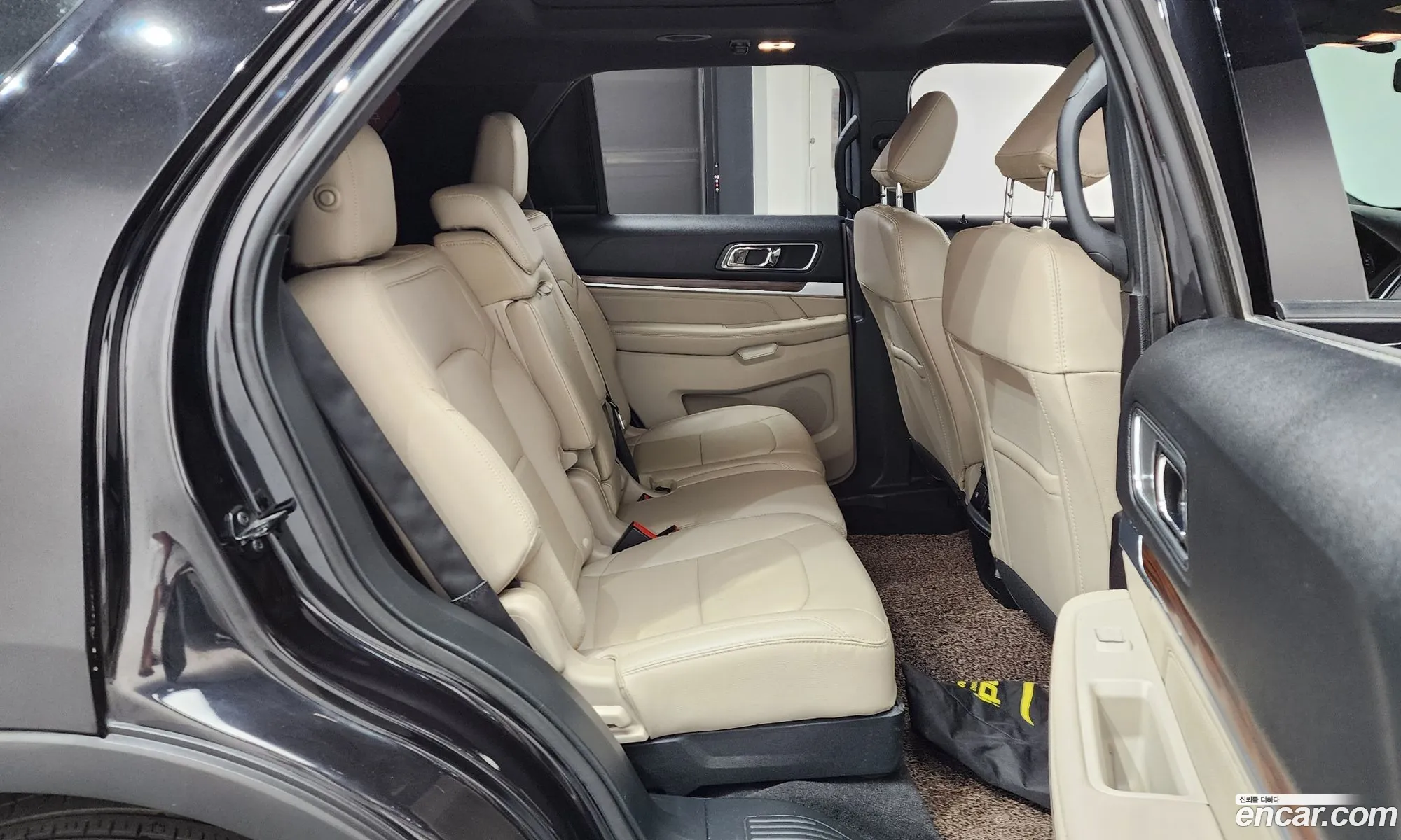 Ford Explorer 2019 1FM5K8F84KGA33391 — 29