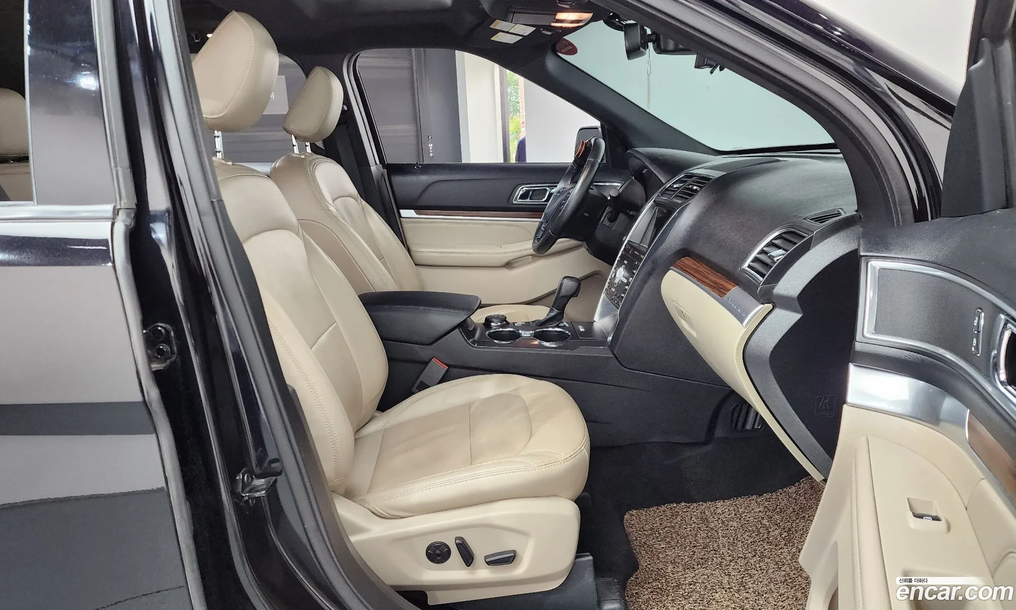 Ford Explorer 2019 1FM5K8F84KGA33391 — 2