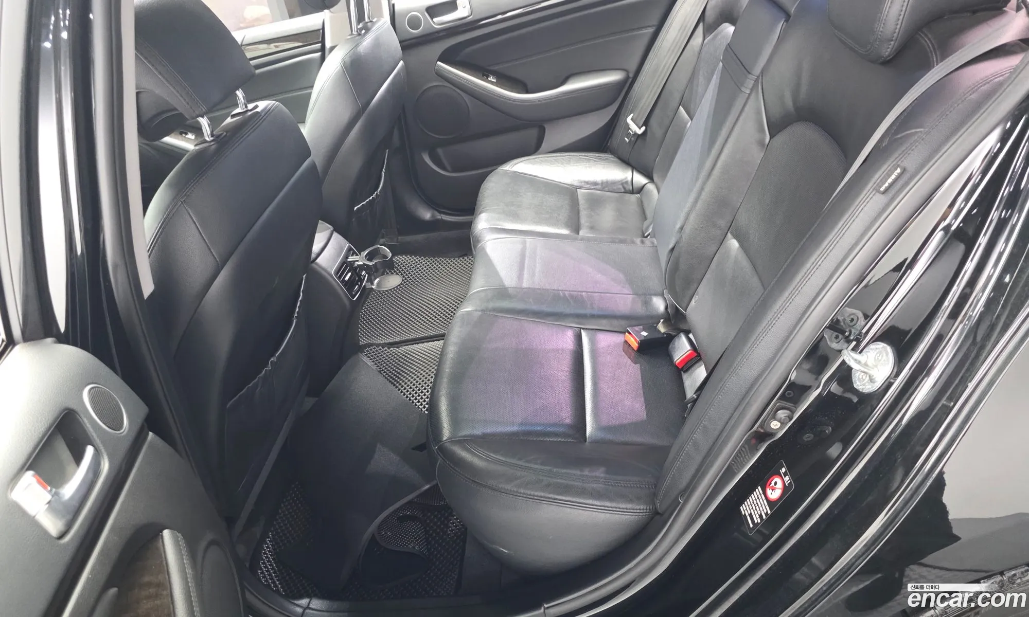 Kia K7 2014 KNALL418BEA157692 — 3