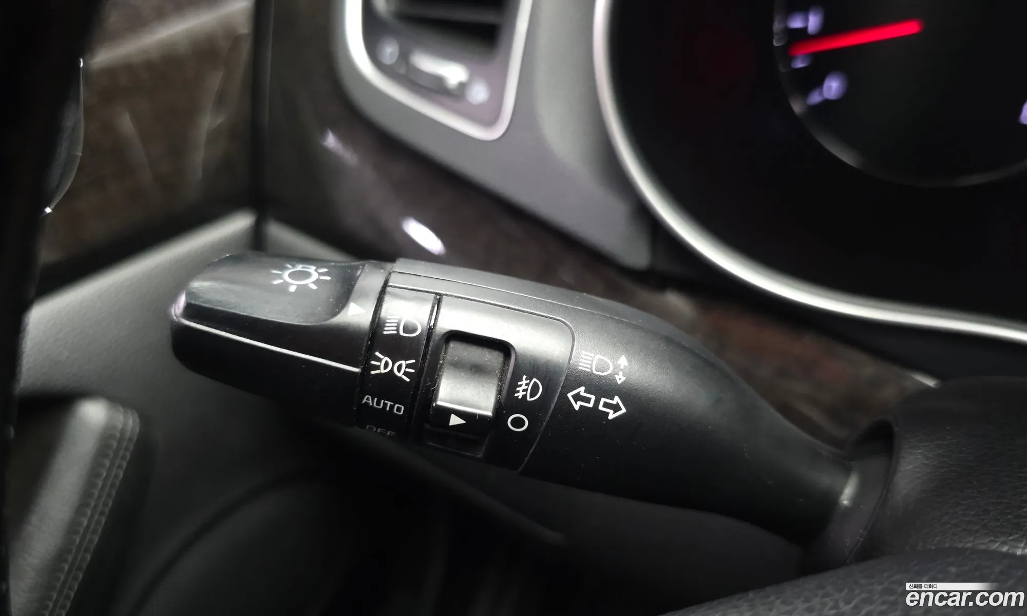 Kia K7 2014 KNALL418BEA157692 — 10