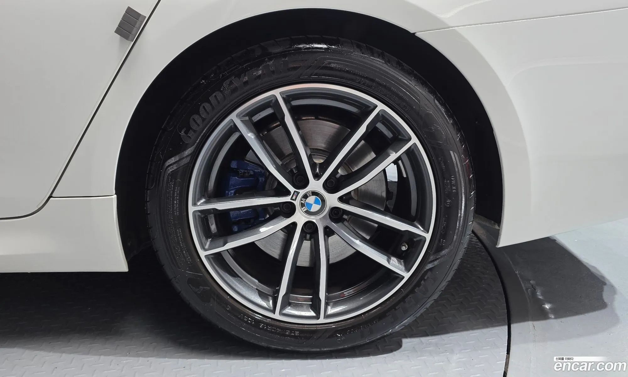 BMW 5 Series 2022 — 26