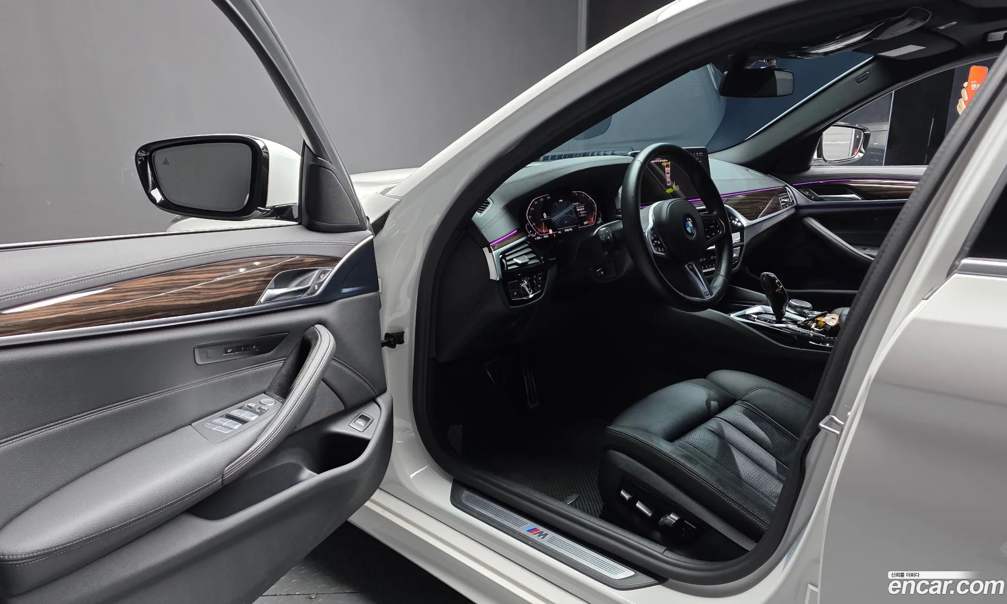 BMW 5 Series 2022 — 28