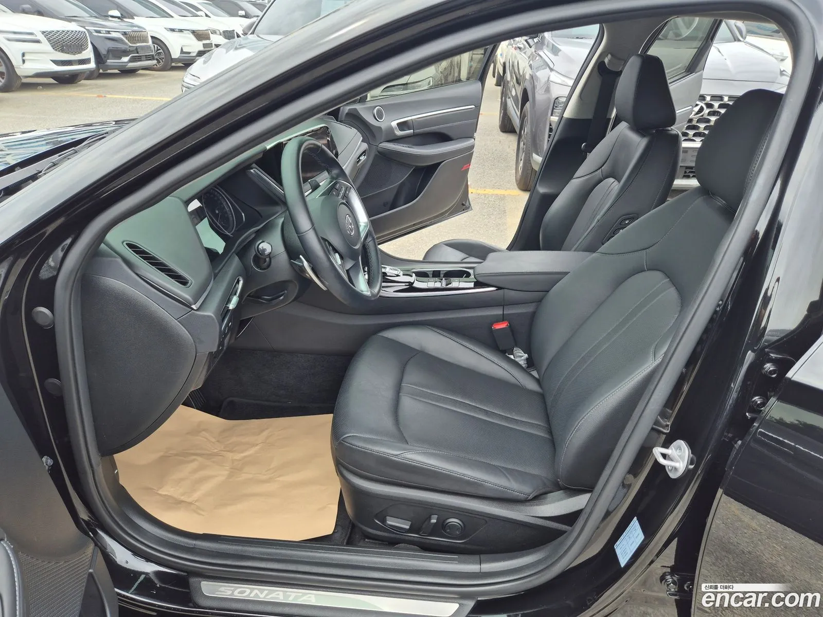 Hyundai Sonata Hybrid 2023 — 12