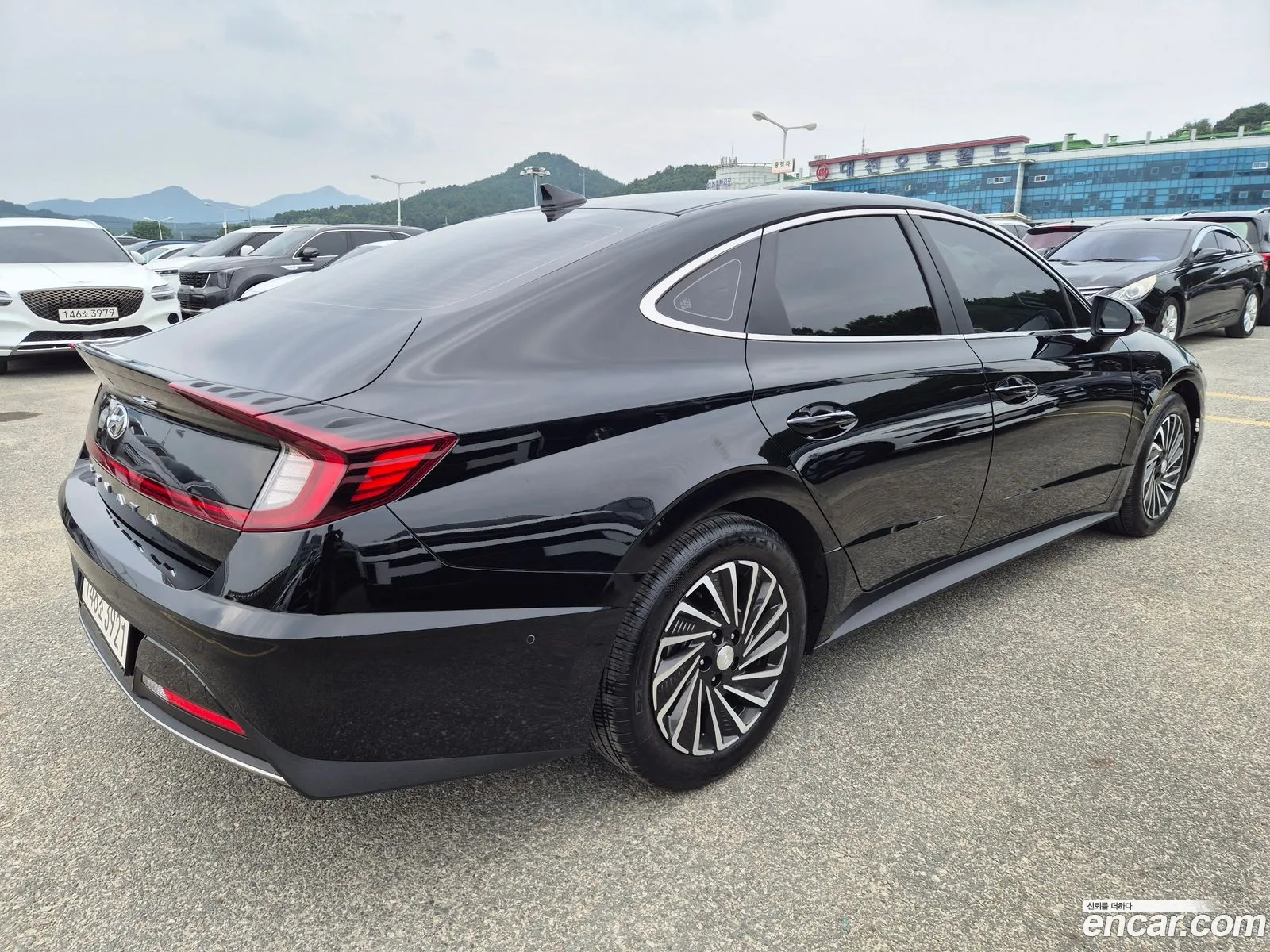 Hyundai Sonata Hybrid 2023 — 14