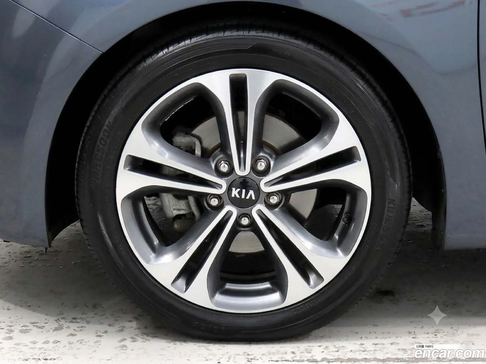 Kia K3 2013 — 10