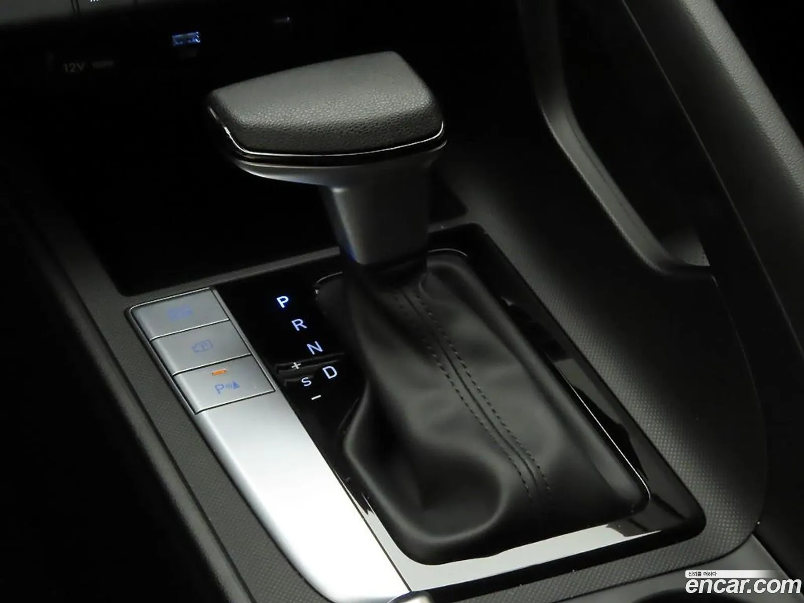 Hyundai Elantra 2023 — 19
