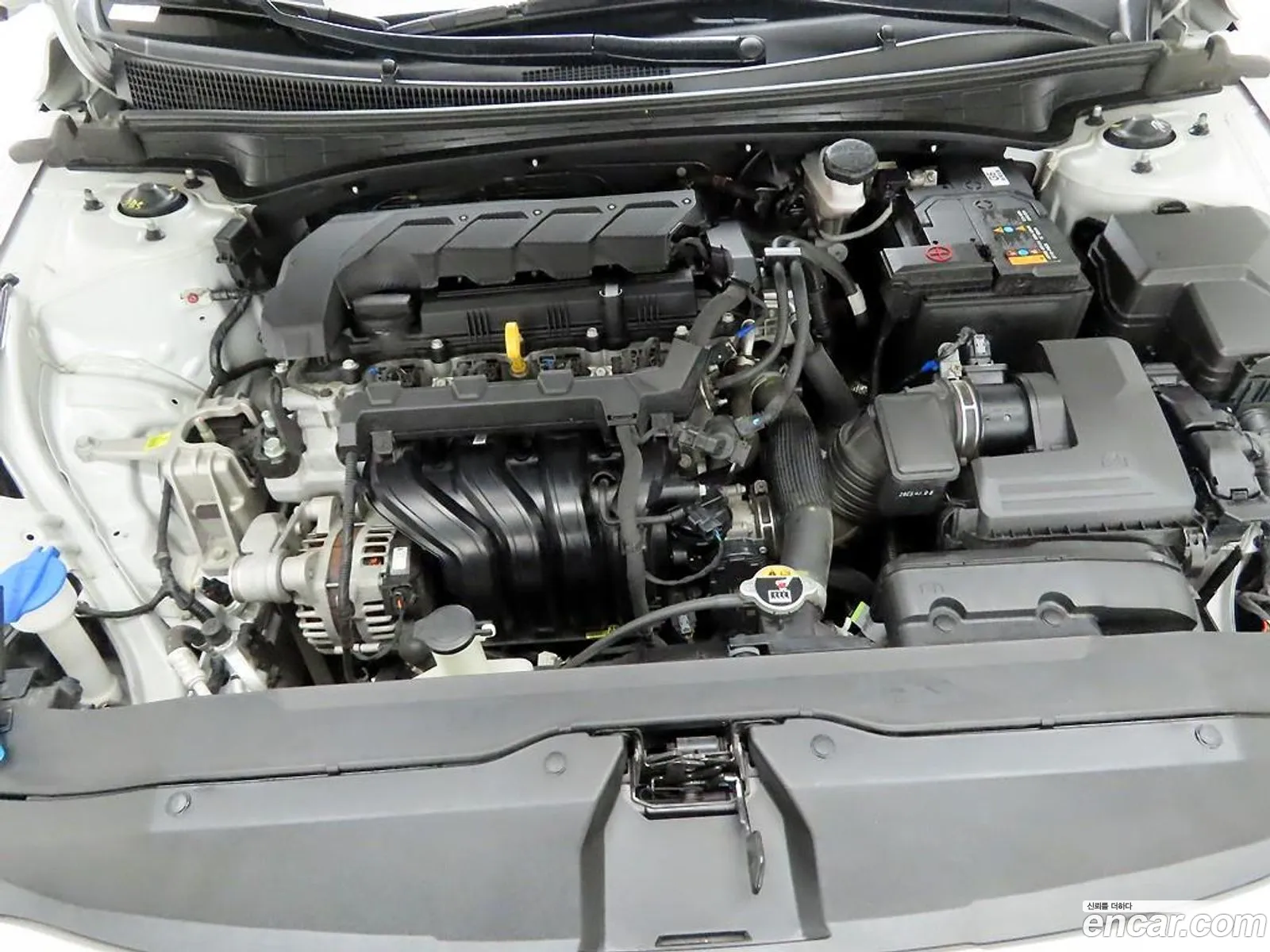 Hyundai Elantra 2023 — 9