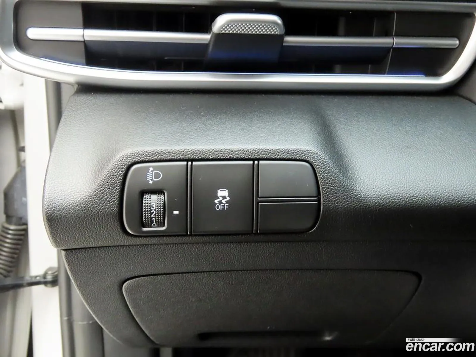 Hyundai Elantra 2023 — 2