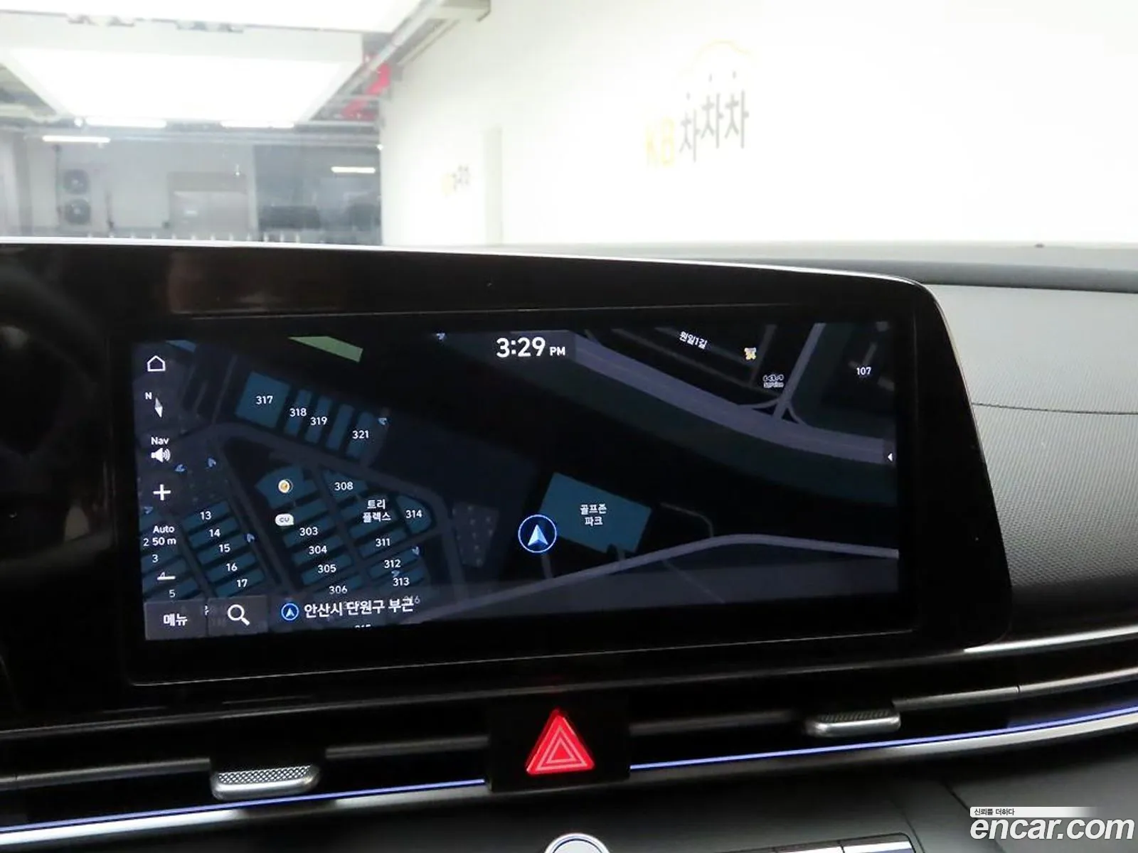 Hyundai Elantra 2023 — 16