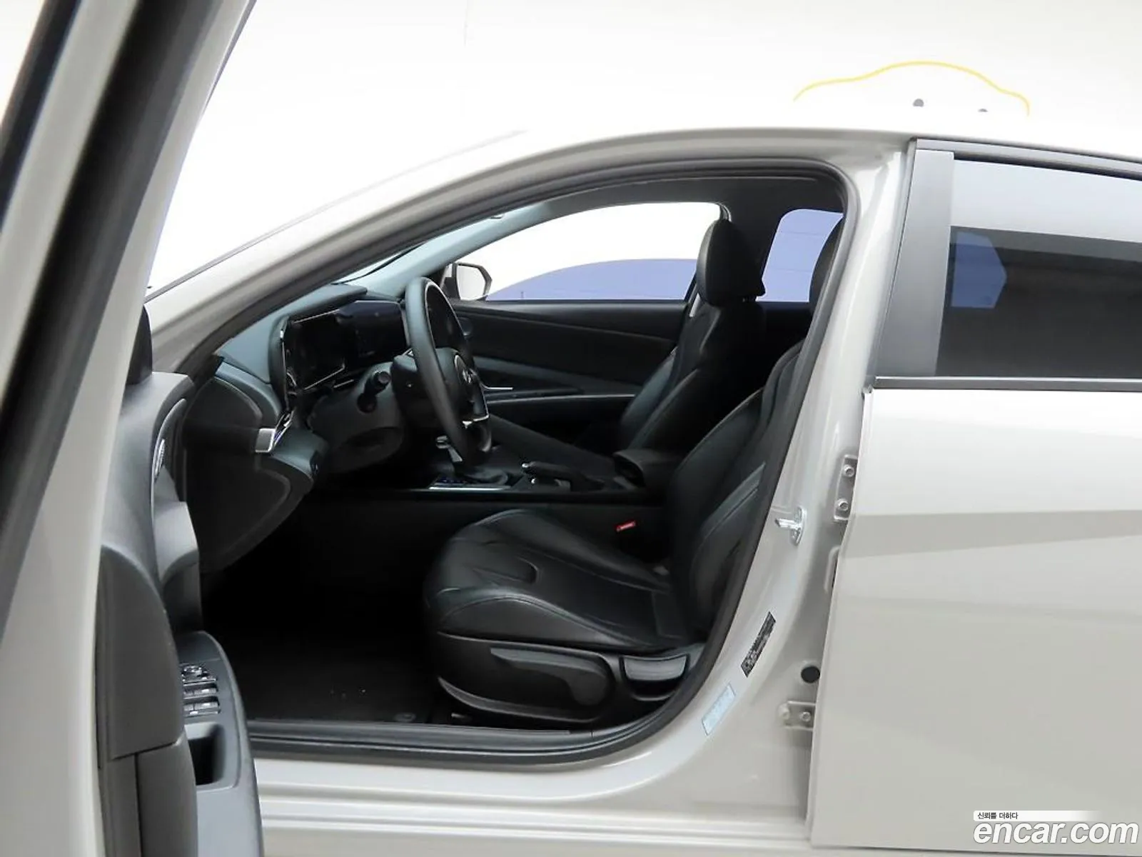 Hyundai Elantra 2023 — 15
