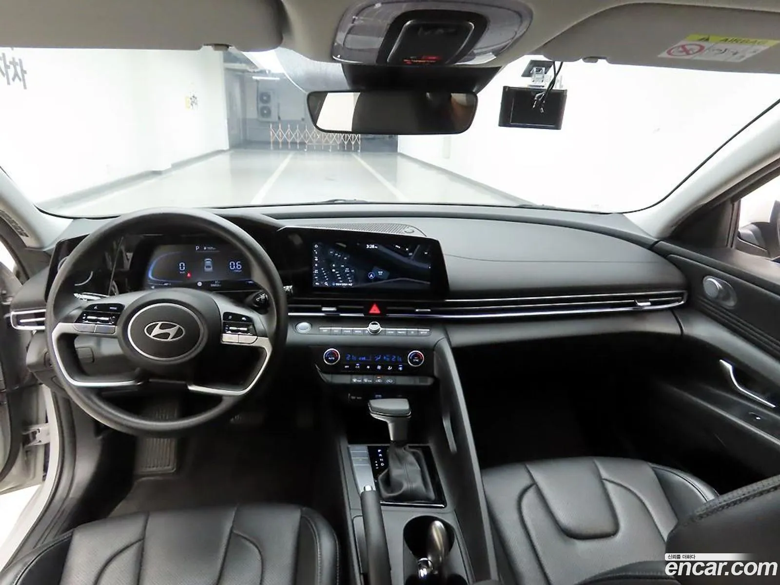 Hyundai Elantra 2023 — 11