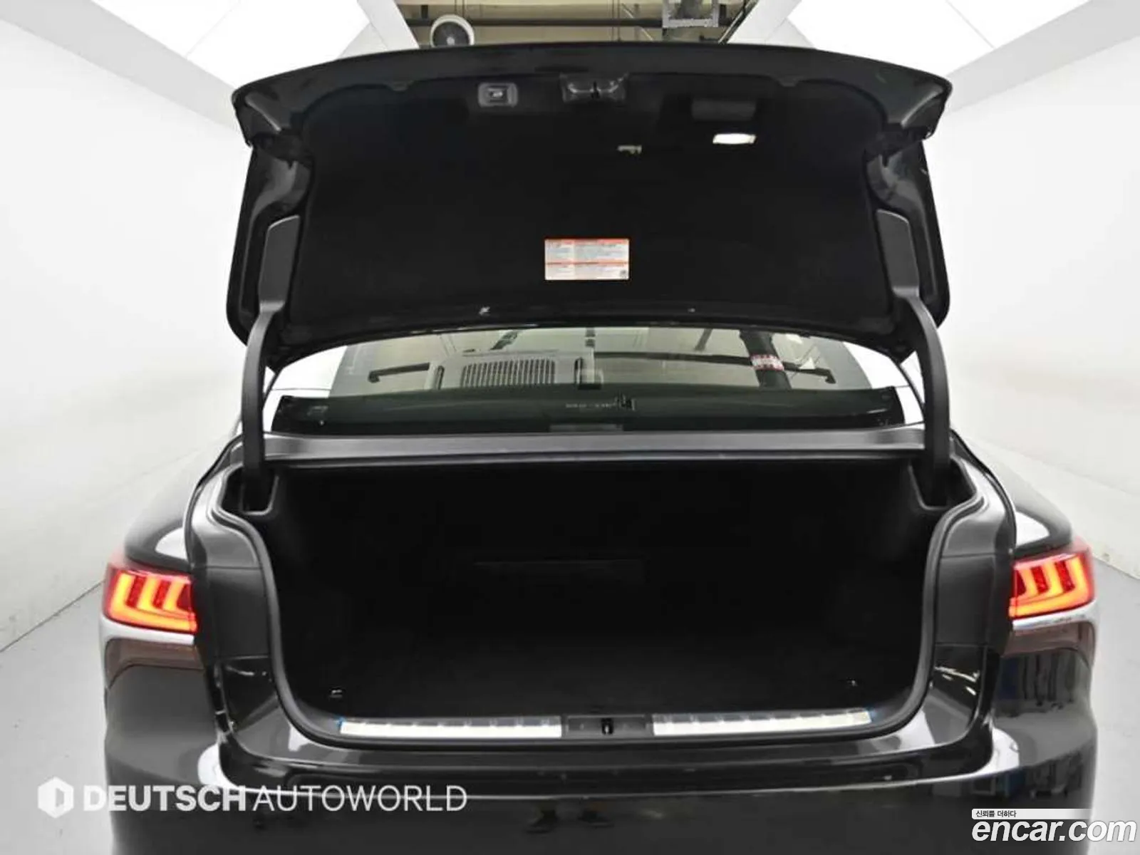 Lexus LS500 2018 — 19