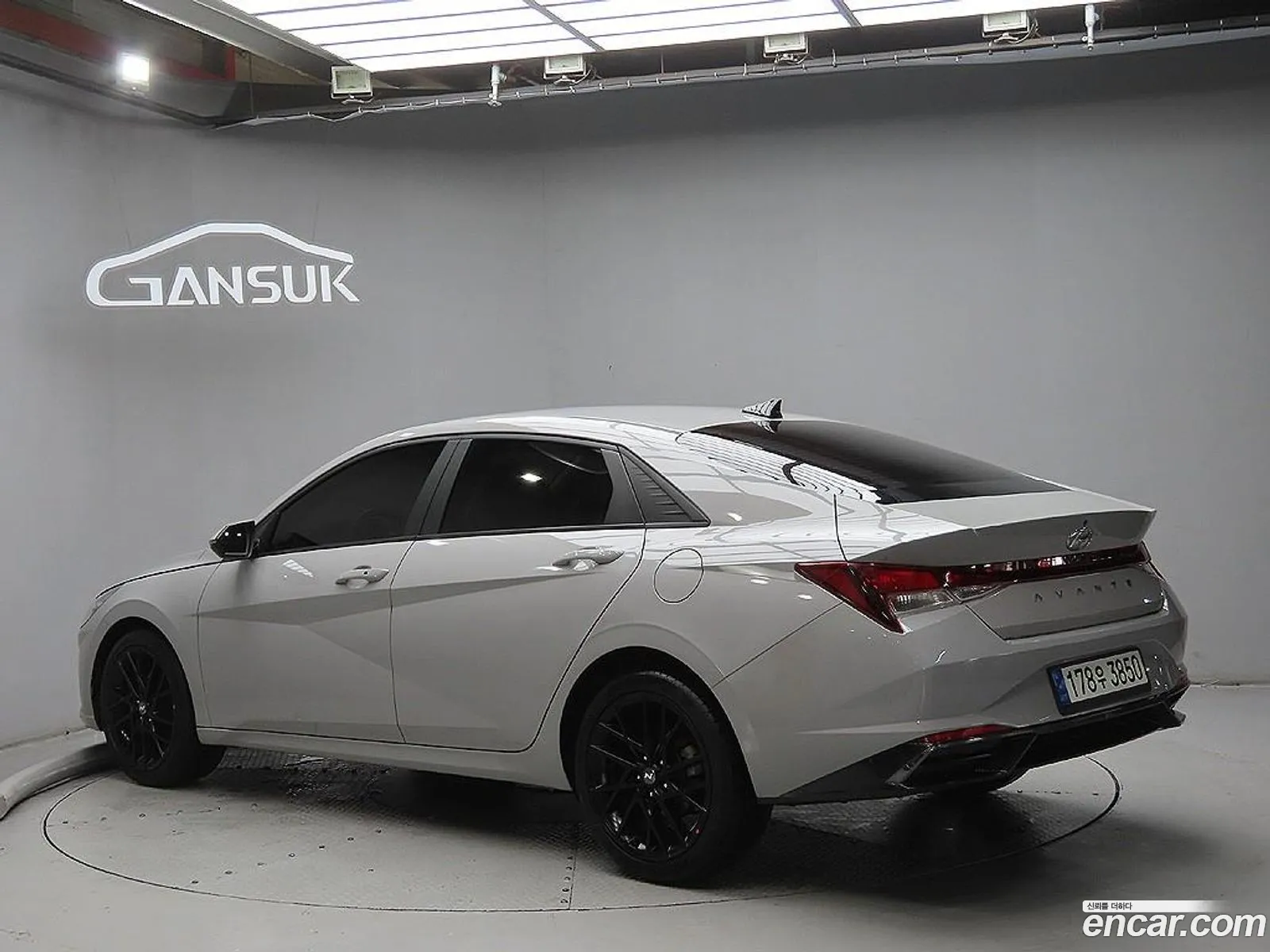 Hyundai Elantra 2020 — 2