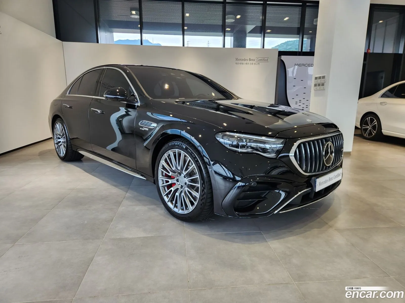 Mercedes-Benz E-Class W214 2025 — 11