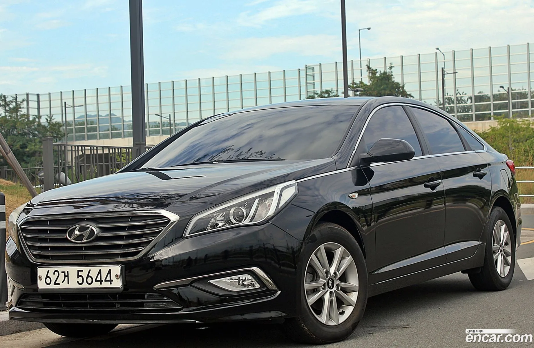 Hyundai LF Sonata 2014 — 18