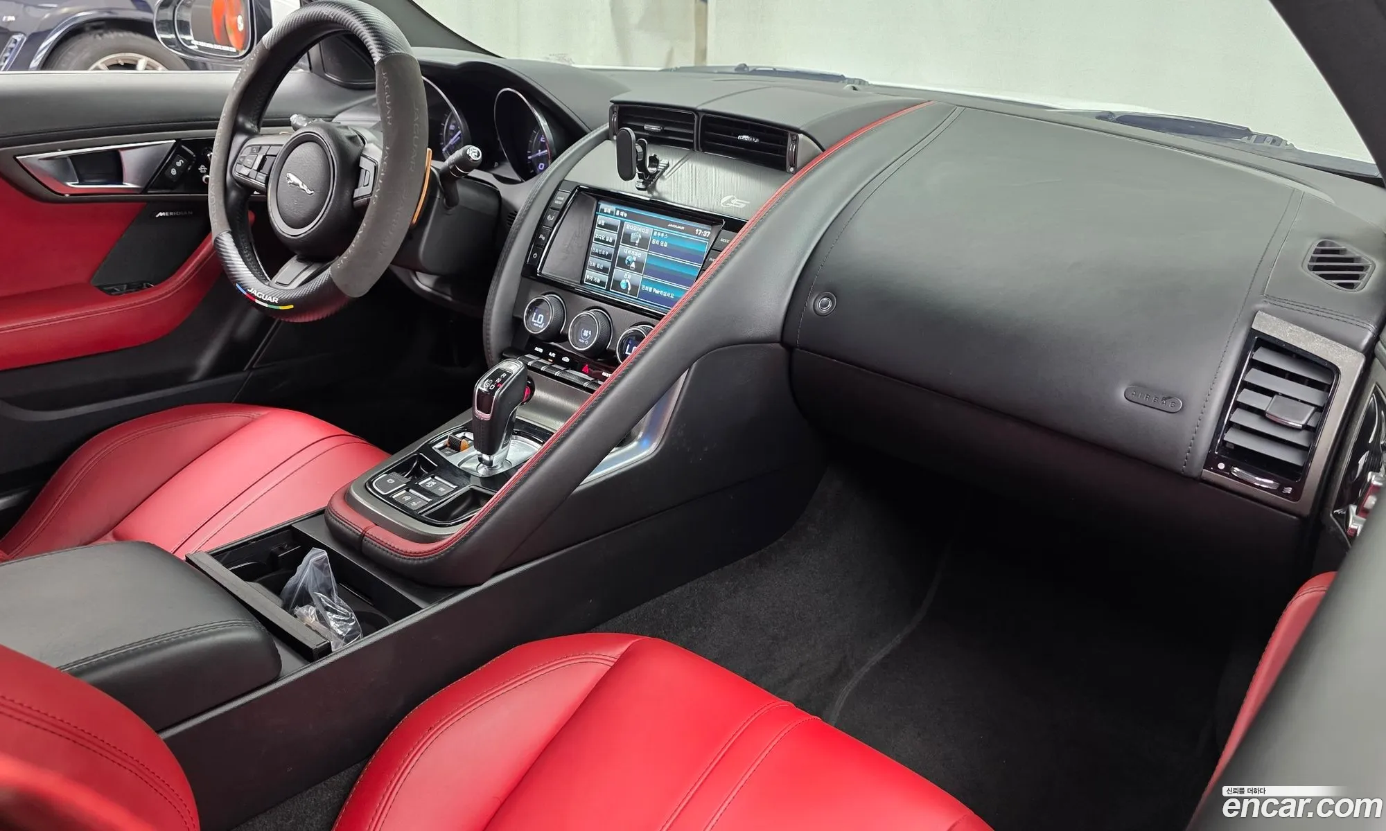 Jaguar F-Type 2015 SAJAA61U8F8K19550 — 18