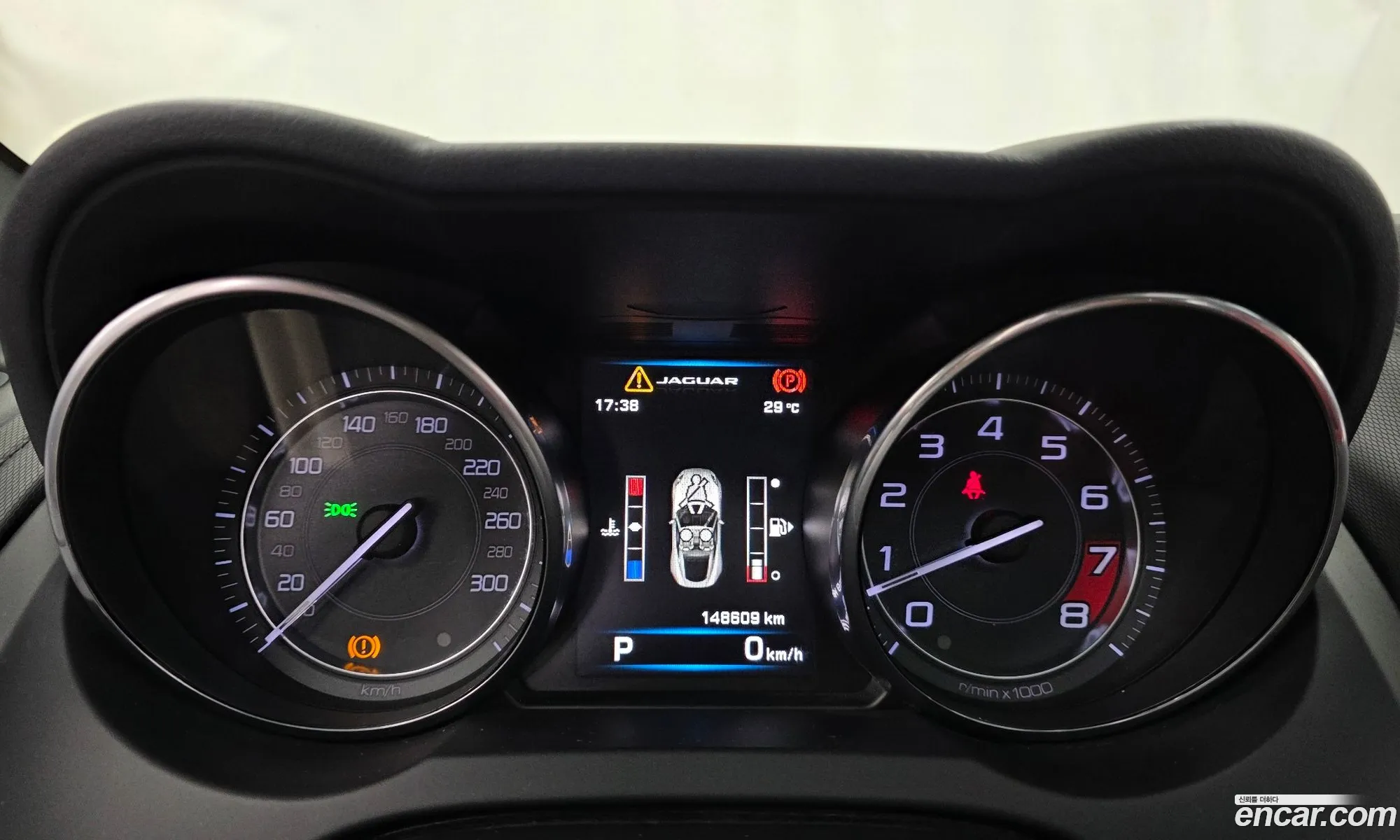 Jaguar F-Type 2015 SAJAA61U8F8K19550 — 17