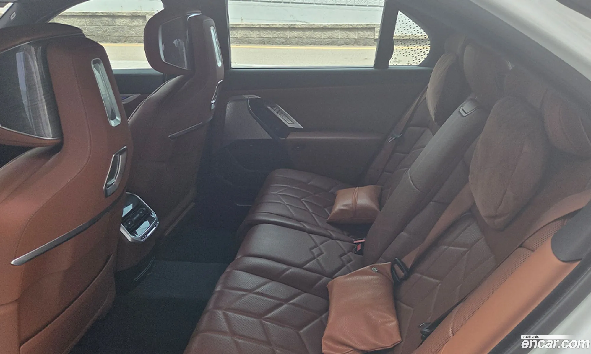 BMW 7 Series 2024 — 8