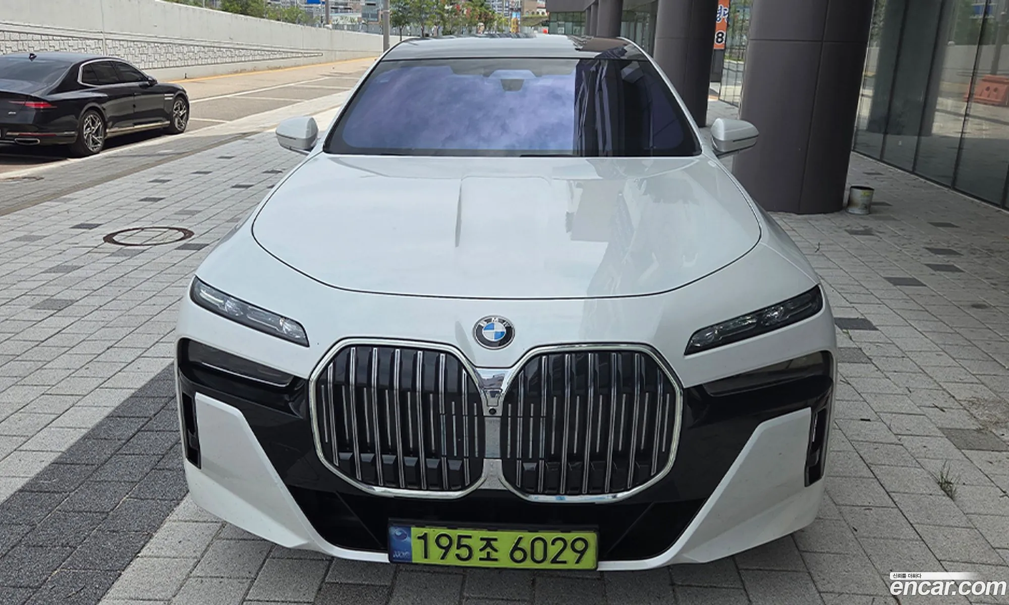 BMW 7 Series 2024 — 12