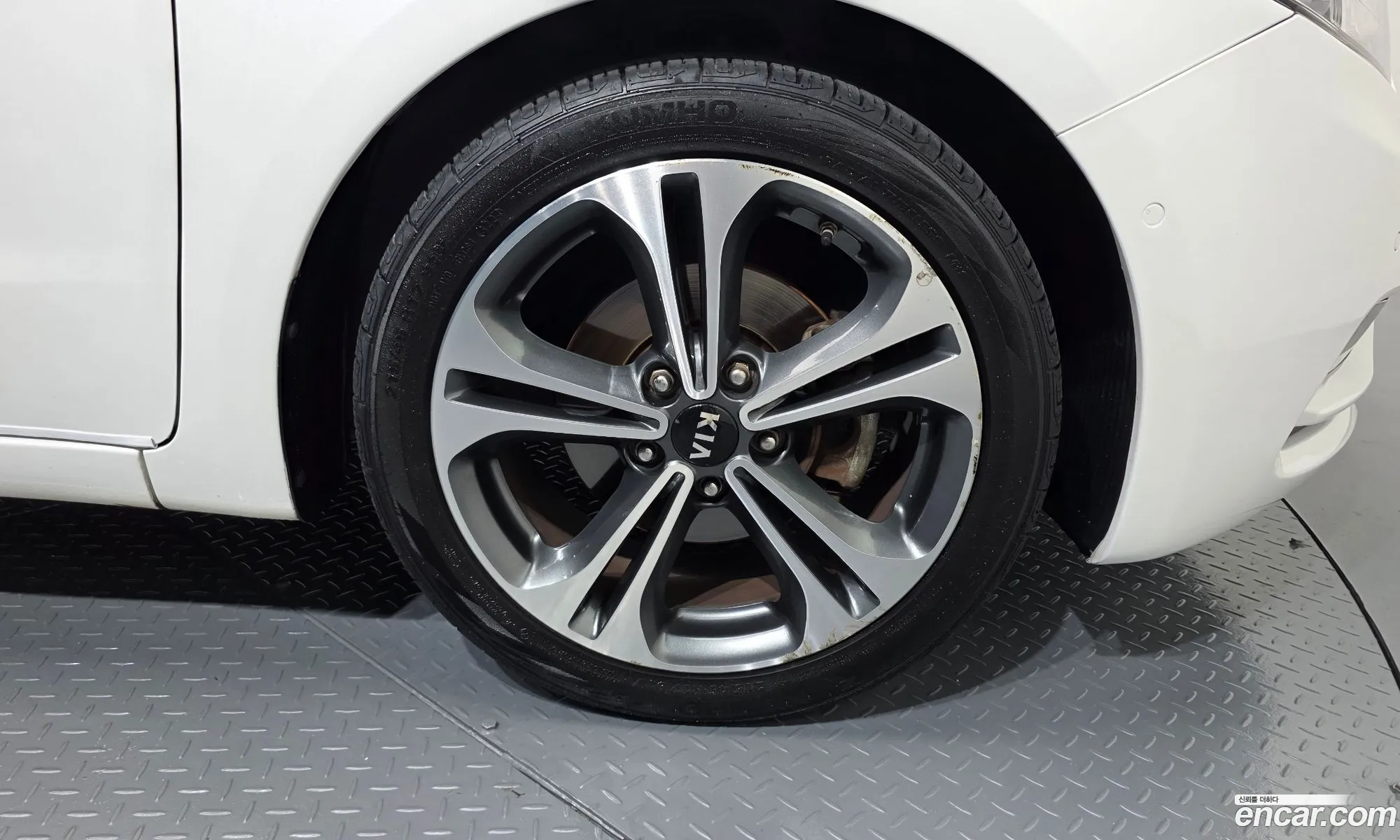 Kia K3 2014 KNAFZ412BFA345762 — 29