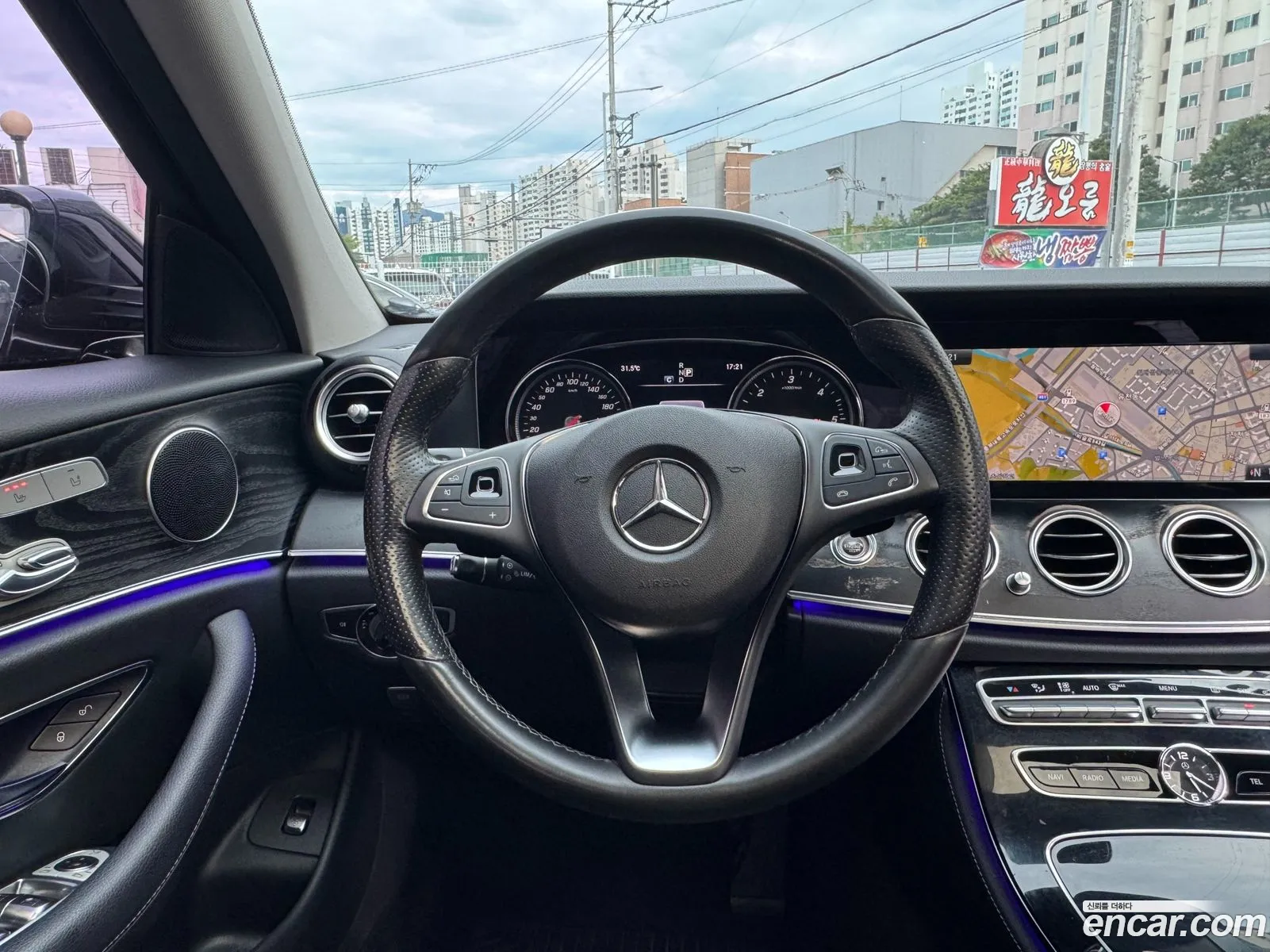Mercedes-Benz E-Class W213 2016 — 14