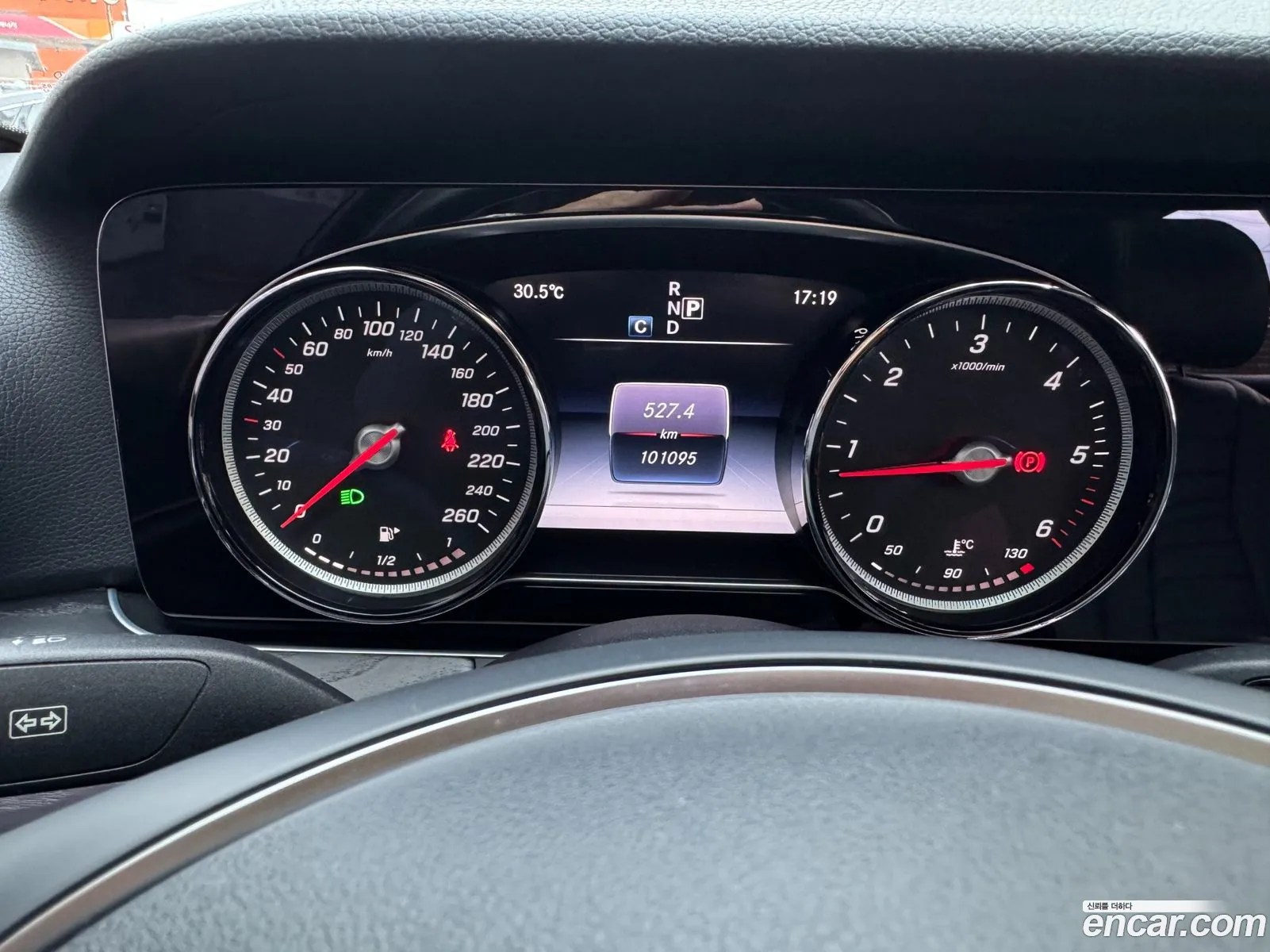 Mercedes-Benz E-Class W213 2016 — 15
