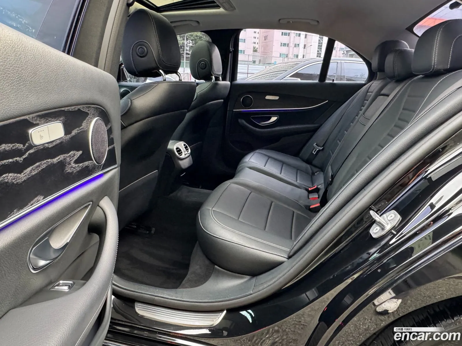 Mercedes-Benz E-Class W213 2016 — 17