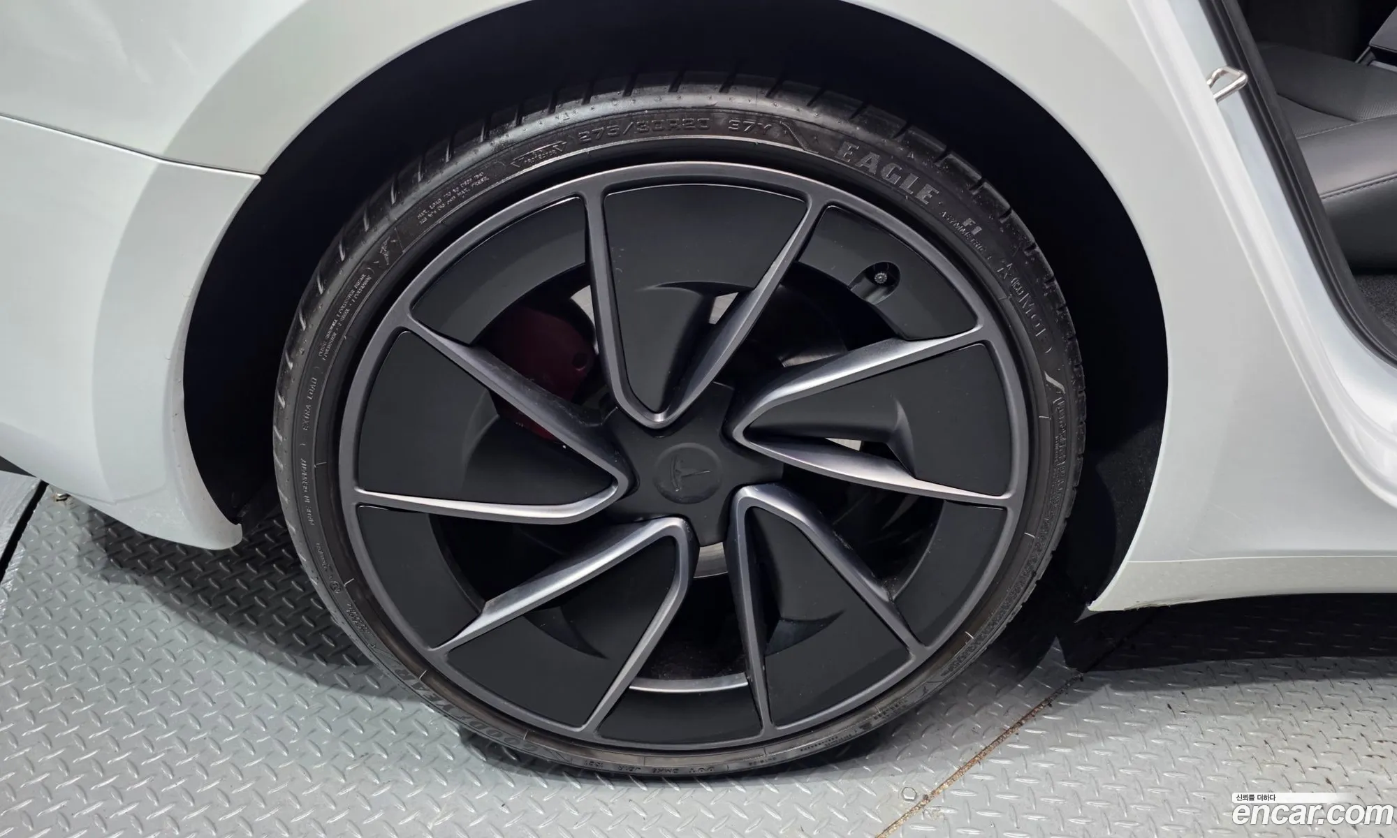Tesla Model 3 2024 LRW3E7ET2RC242159 — 26
