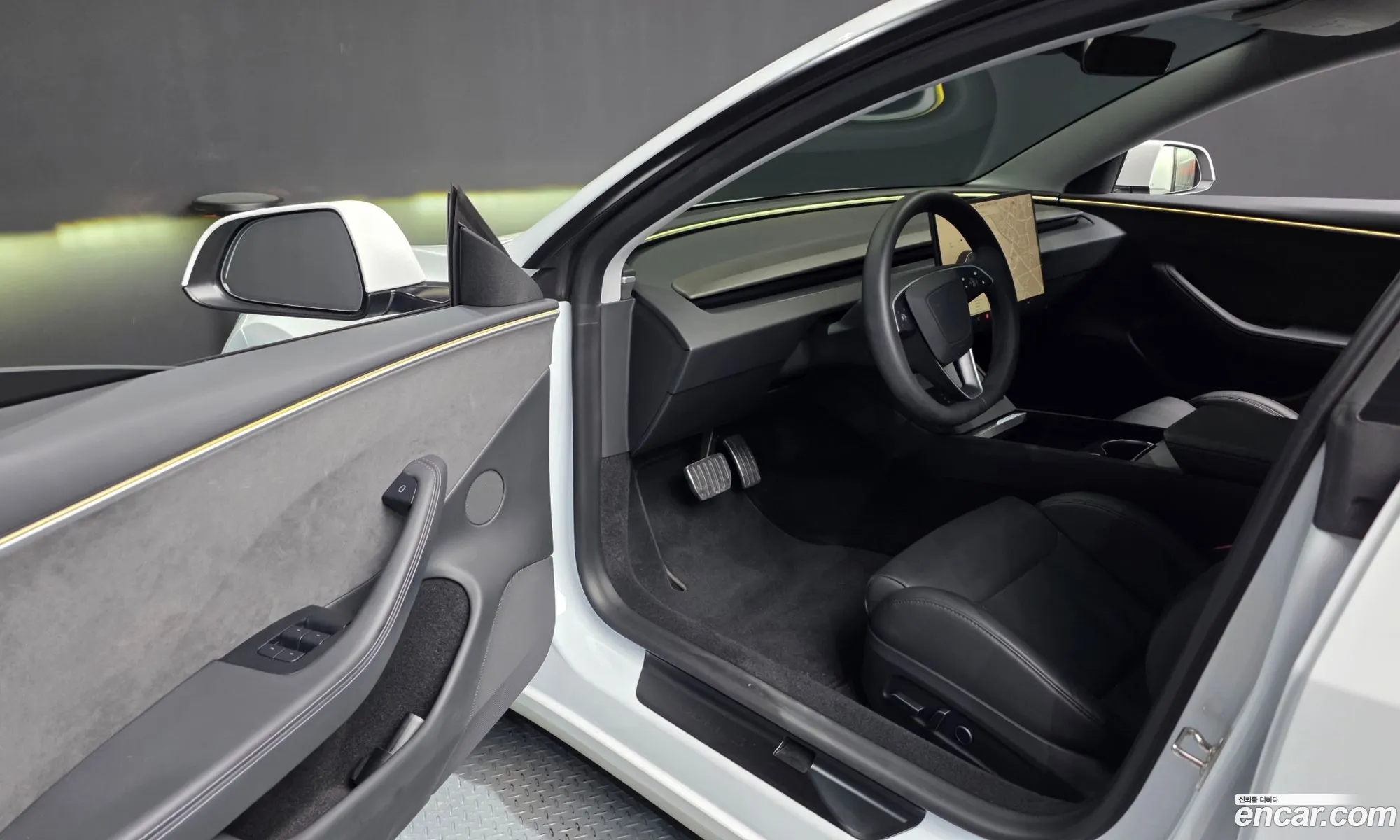Tesla Model 3 2024 LRW3E7ET2RC242159 — 19
