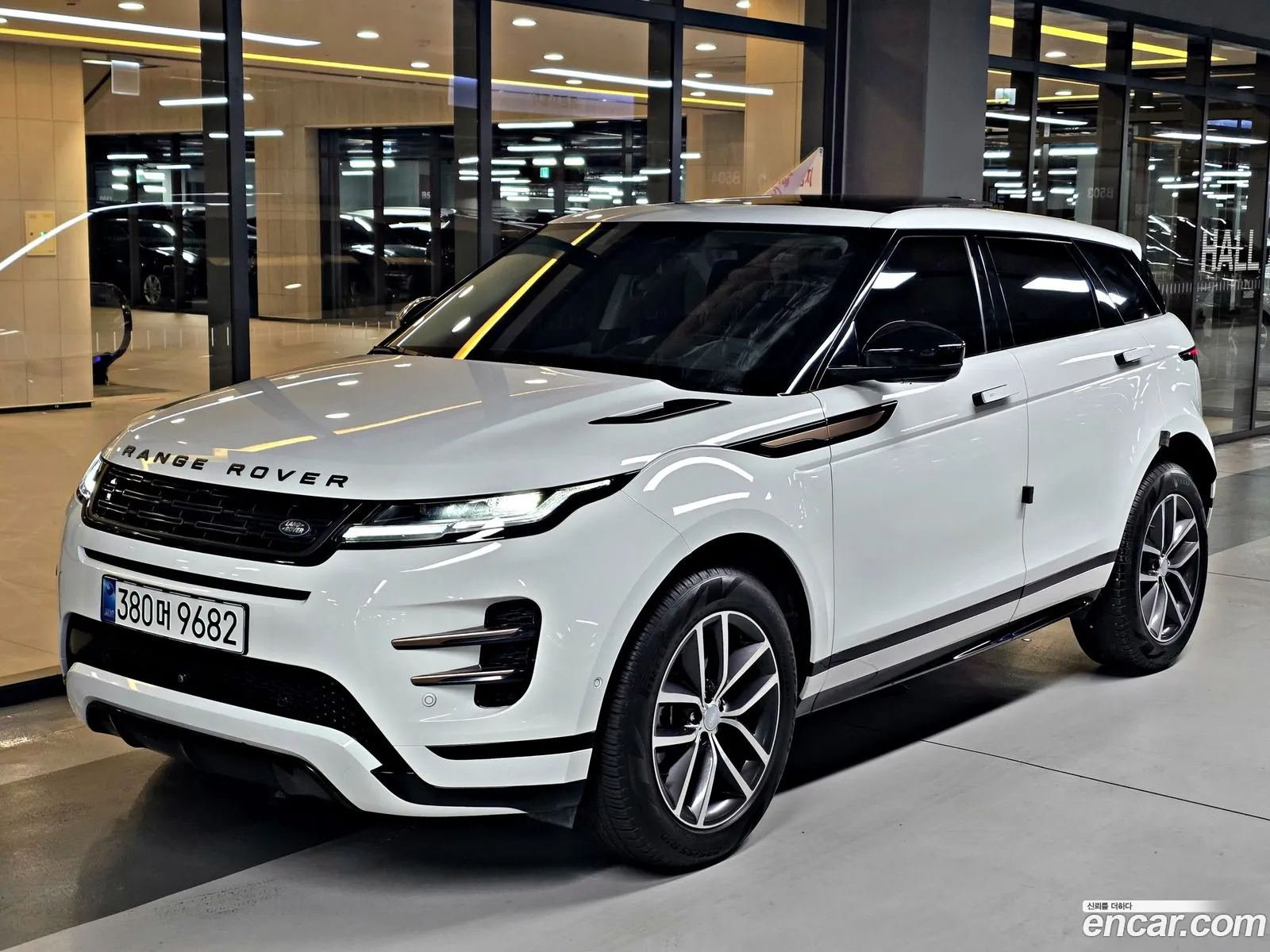 Land Rover Range Rover Evoque 2025 — 16
