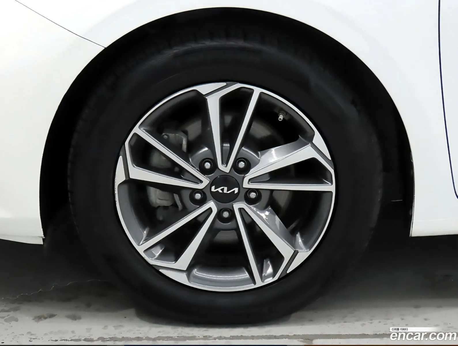 Kia K3 2022 — 14