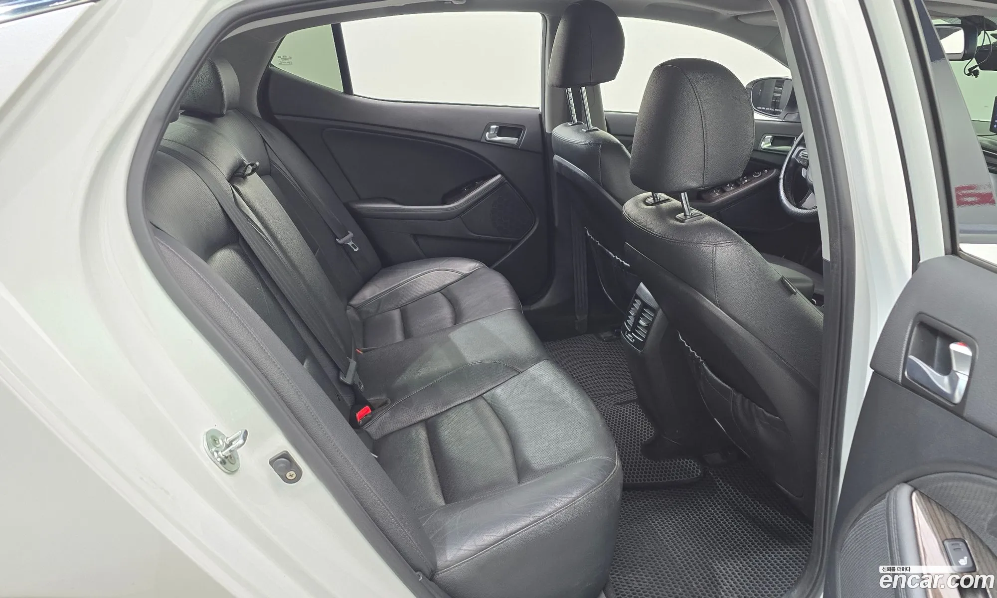 Kia K5 2015 KNAGN419BFA623666 — 19