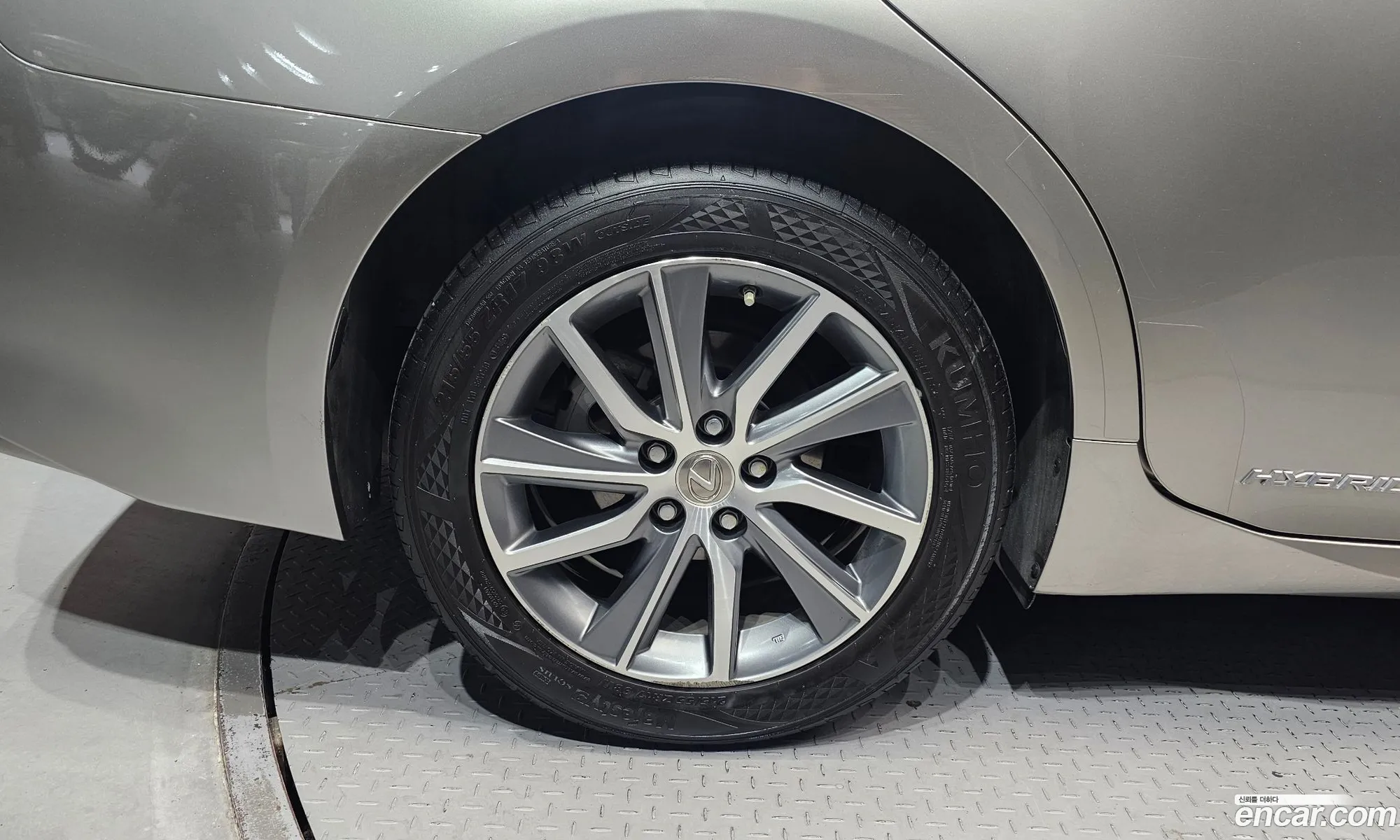 Lexus ES300h 2016 — 10