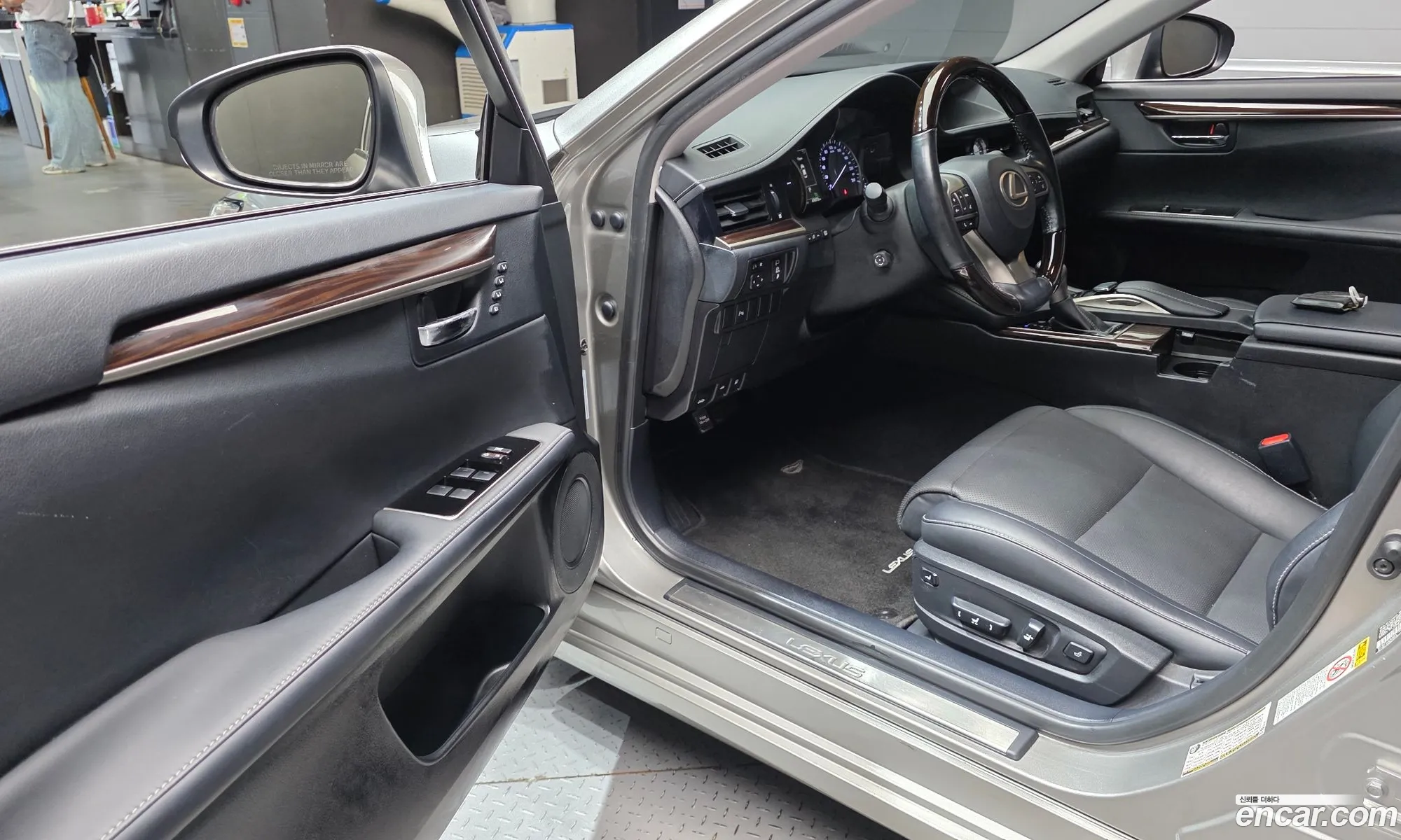Lexus ES300h 2016 — 4
