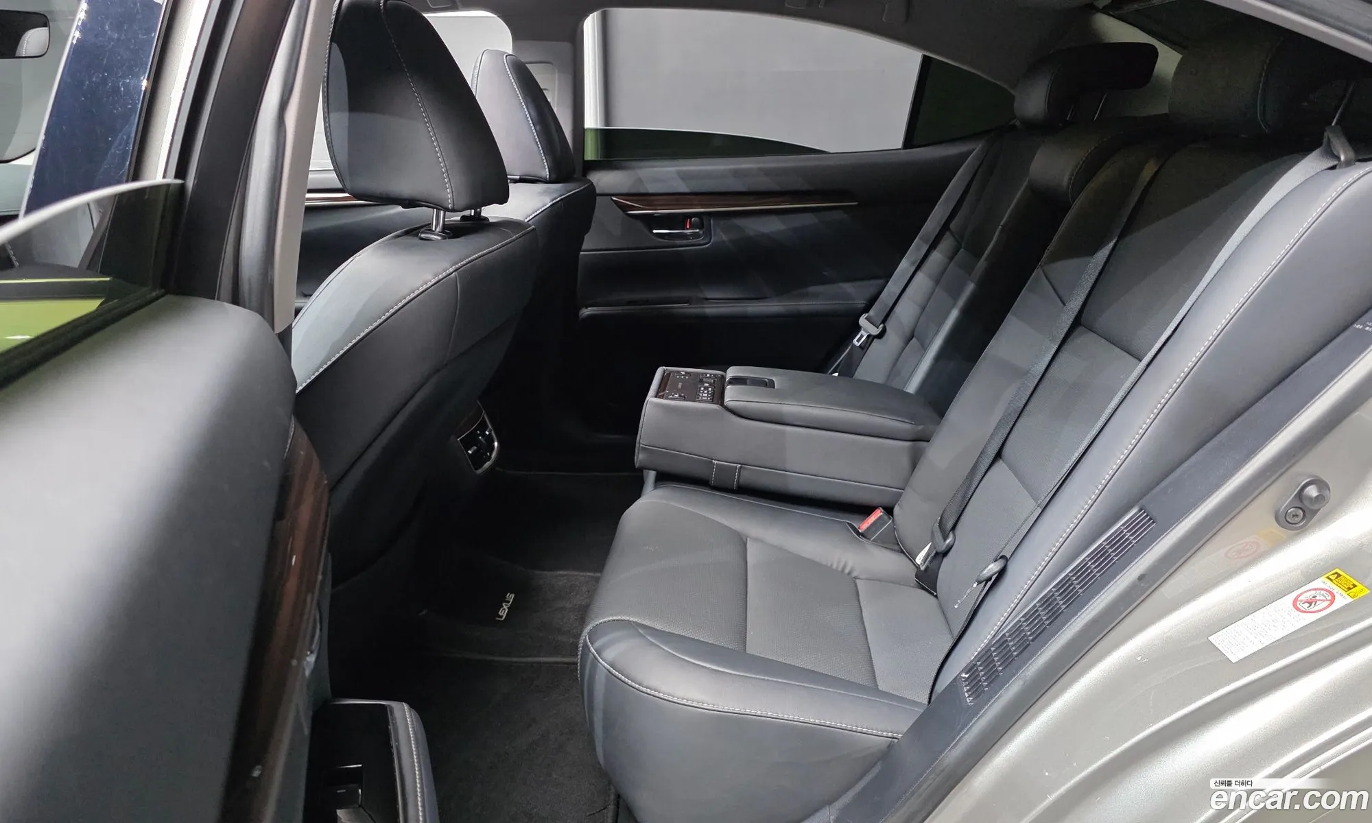 Lexus ES300h 2016 — 6