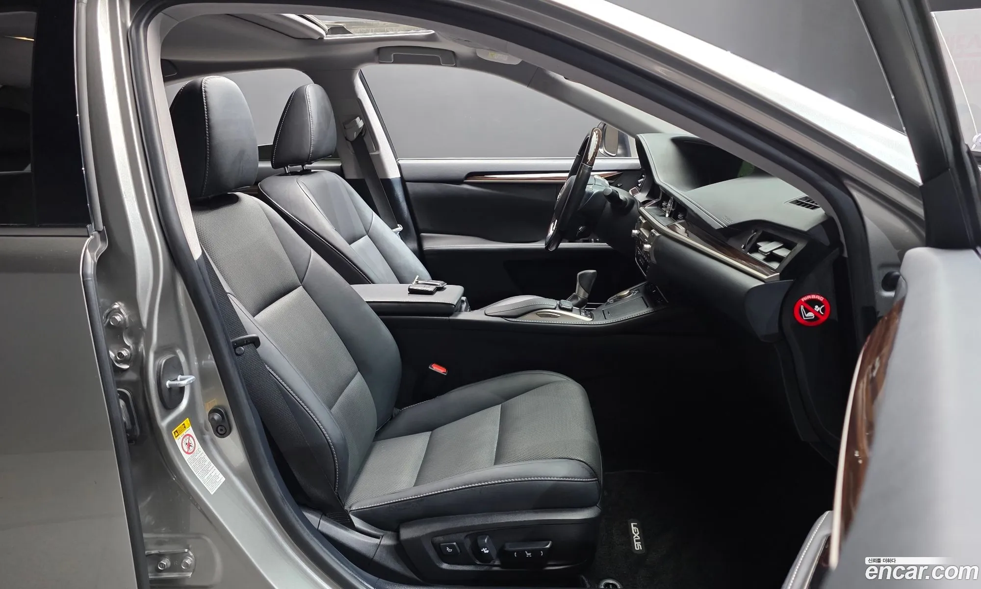 Lexus ES300h 2016 — 20