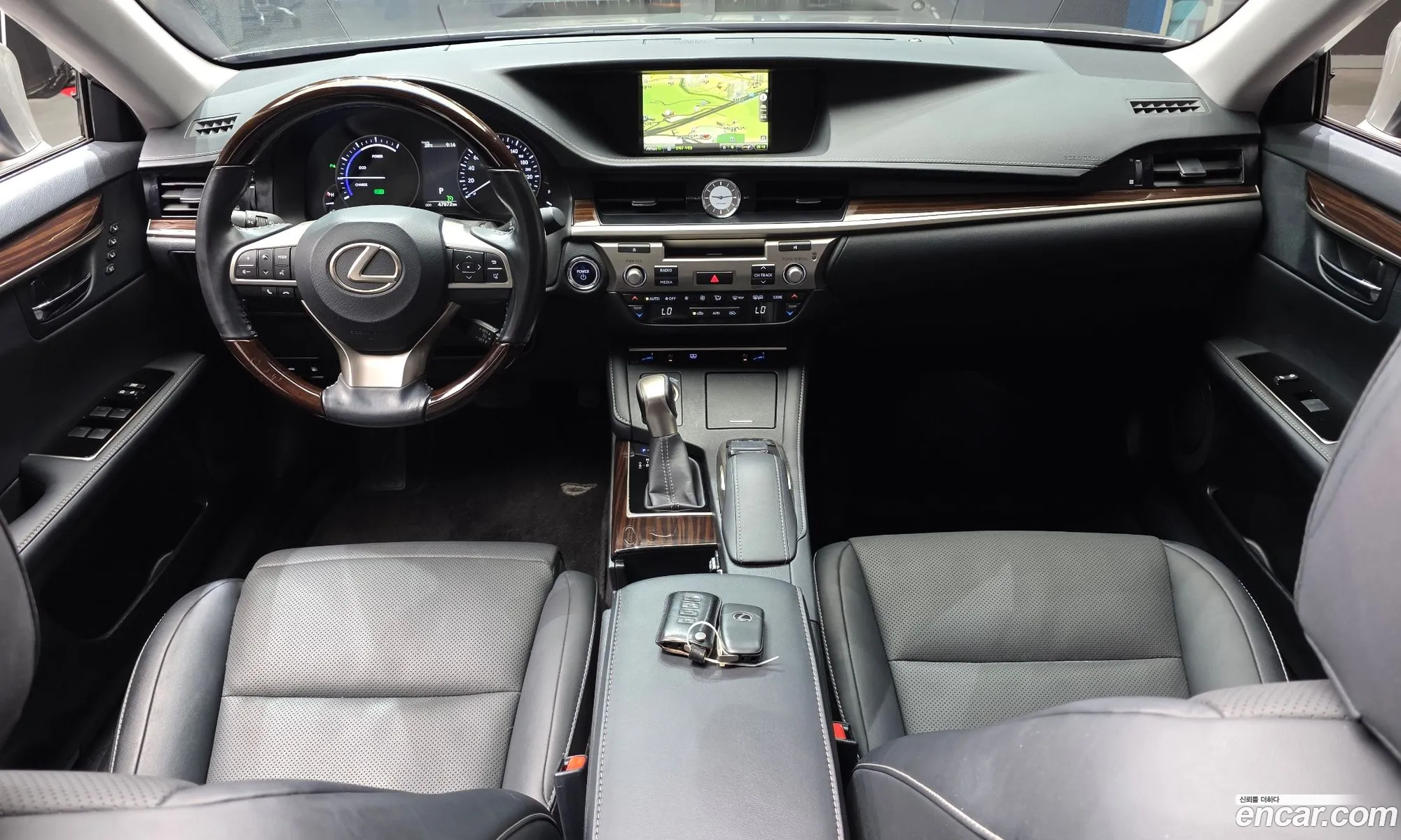 Lexus ES300h 2016 — 8
