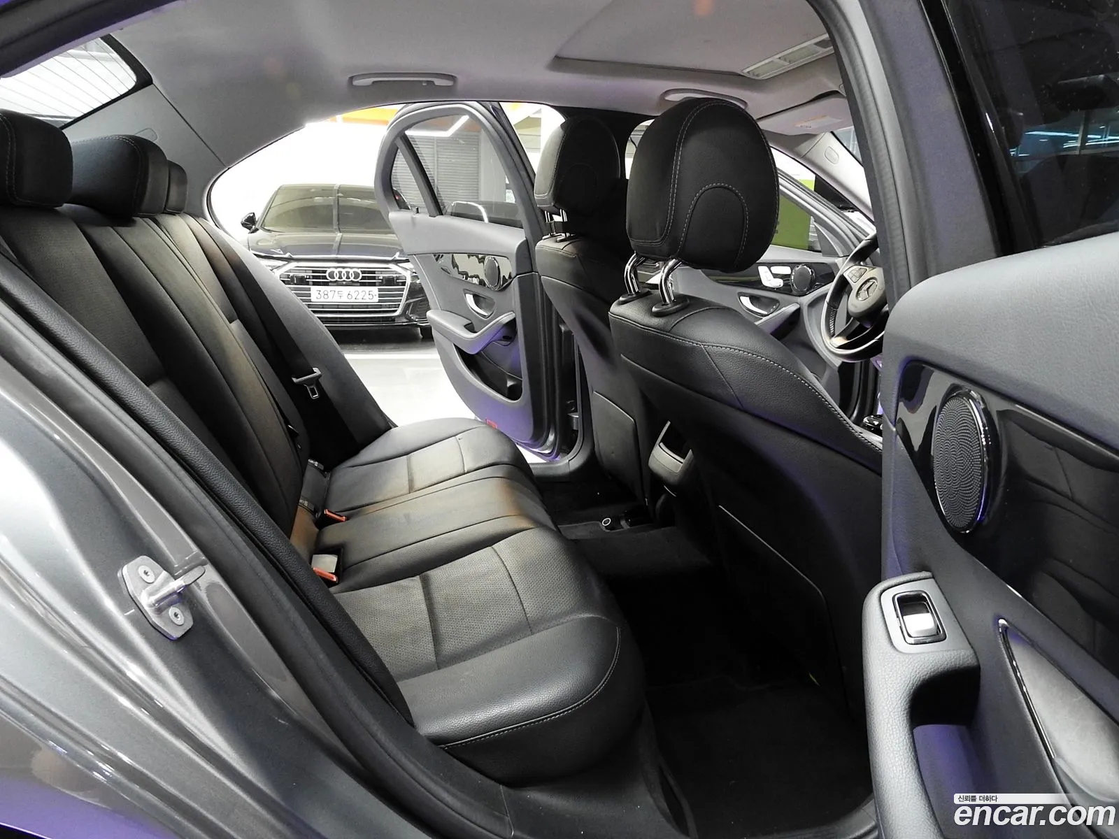 Mercedes-Benz C-Class W205 2016 — 11