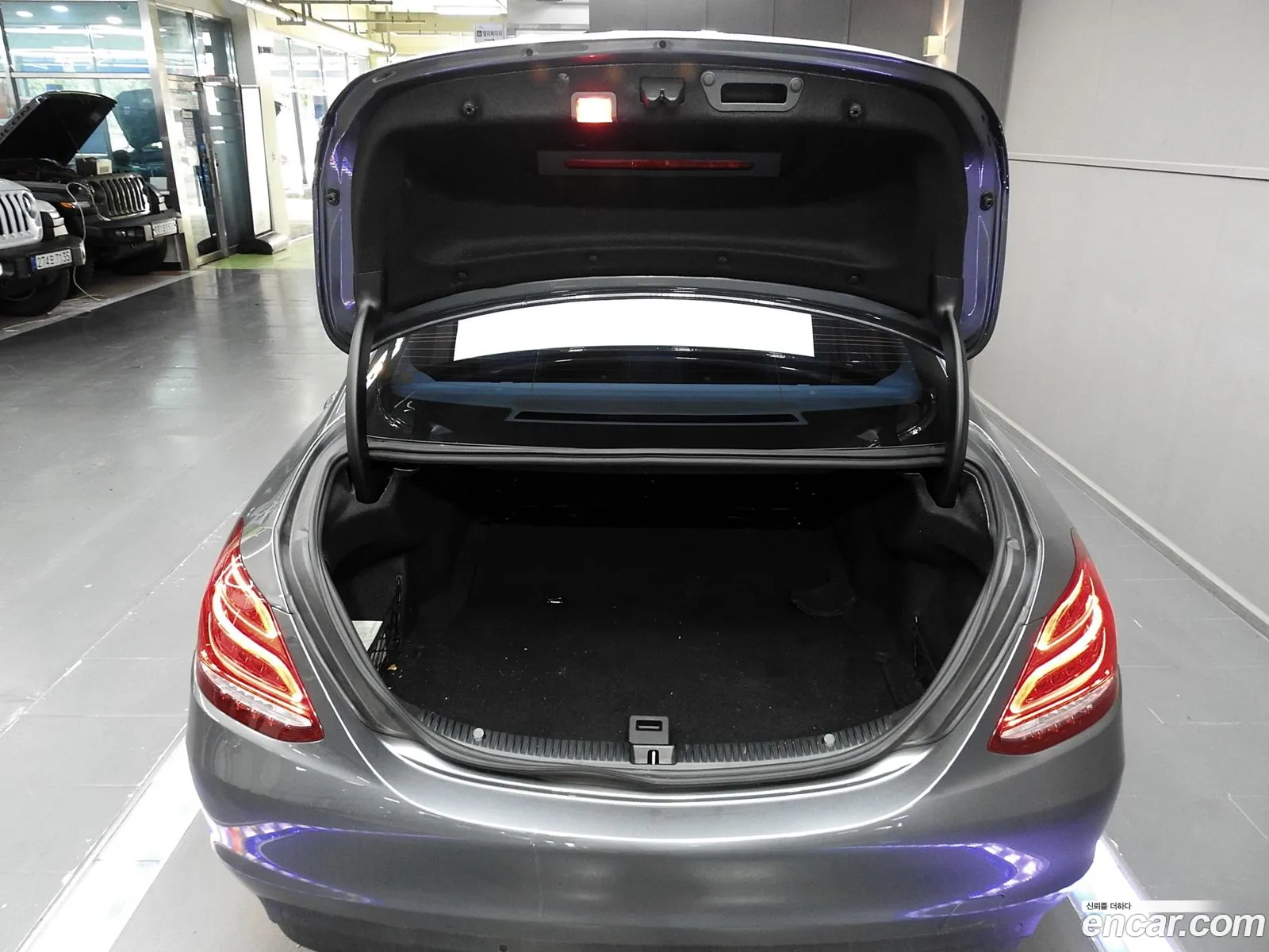 Mercedes-Benz C-Class W205 2016 — 18