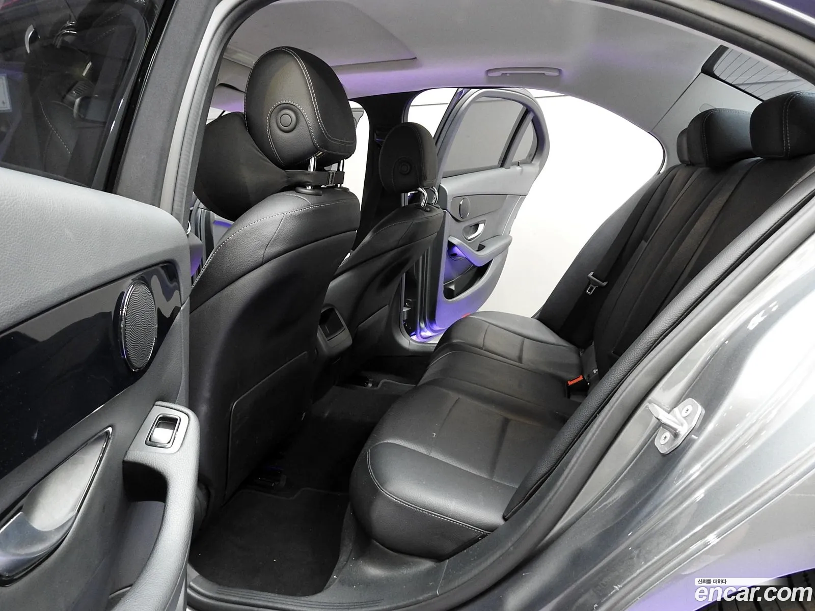 Mercedes-Benz C-Class W205 2016 — 13