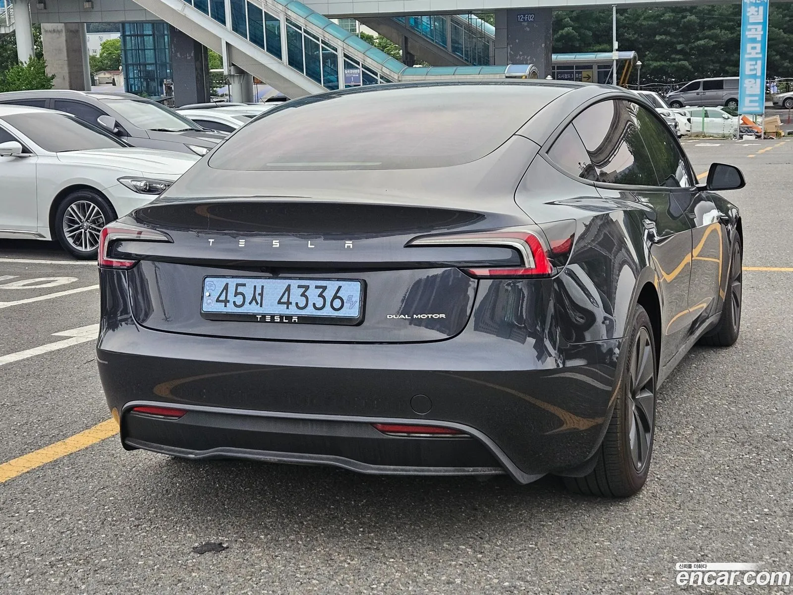 Tesla Model 3 2024 — 10