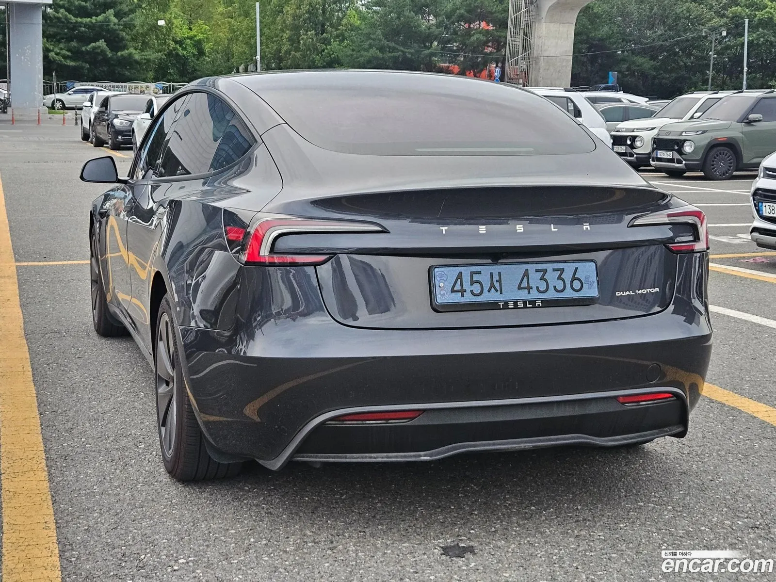 Tesla Model 3 2024 — 3