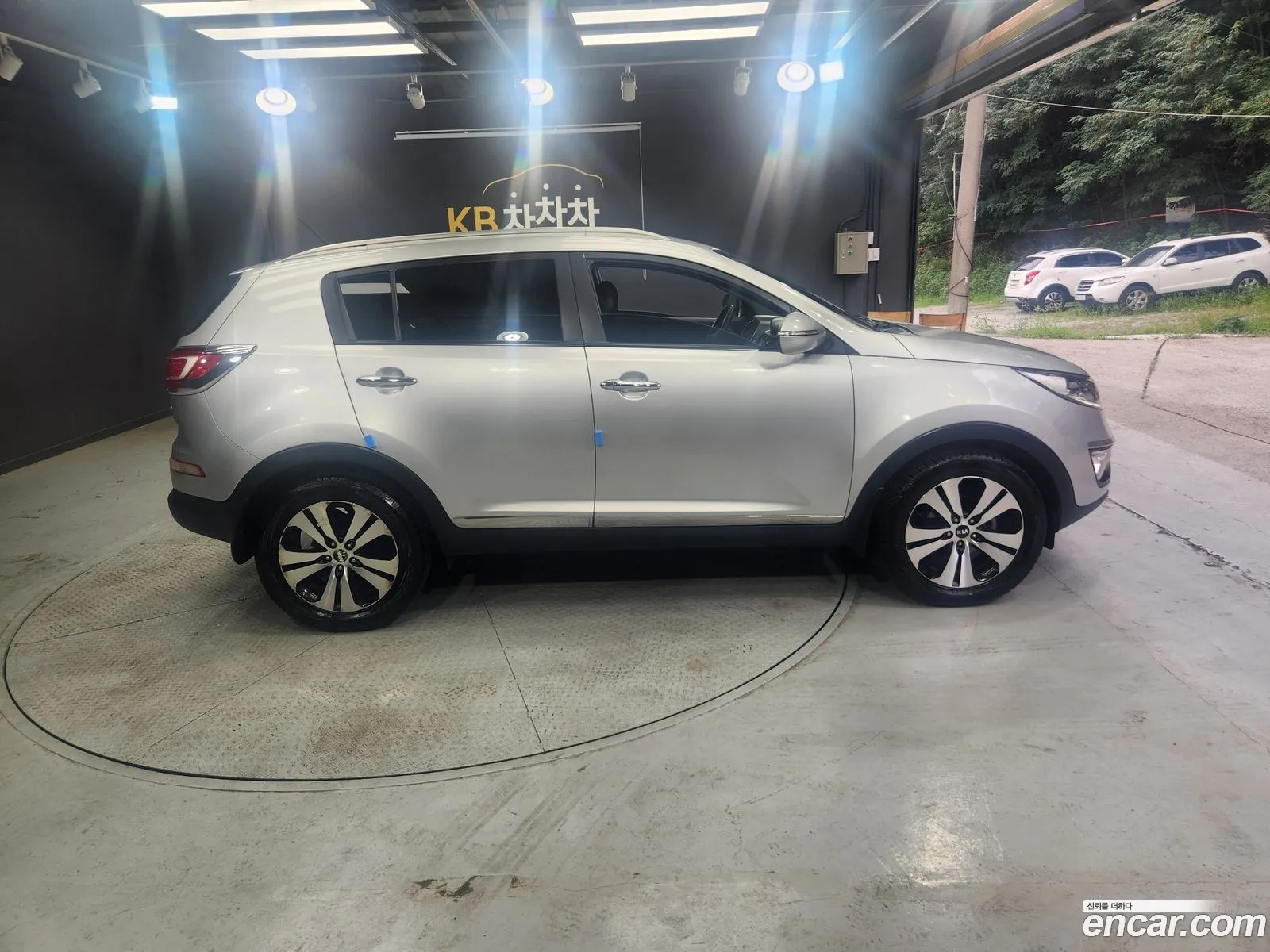 Kia Sportage R 2010 — 16